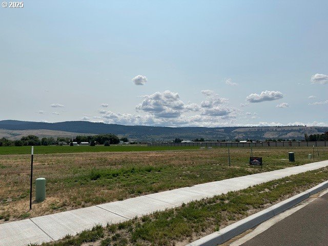 10701 Greg LN, IslandCity, OR 97850