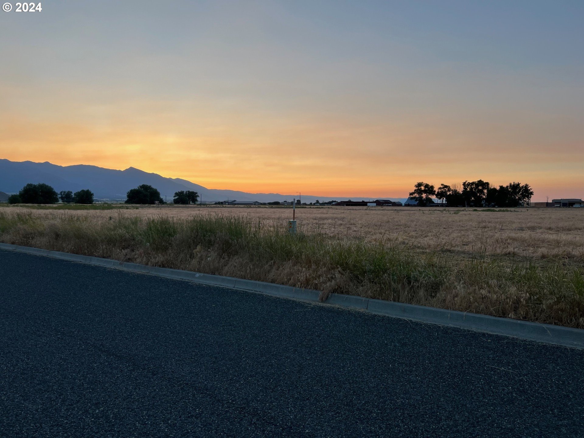 3 E ST, BakerCity, OR 97814