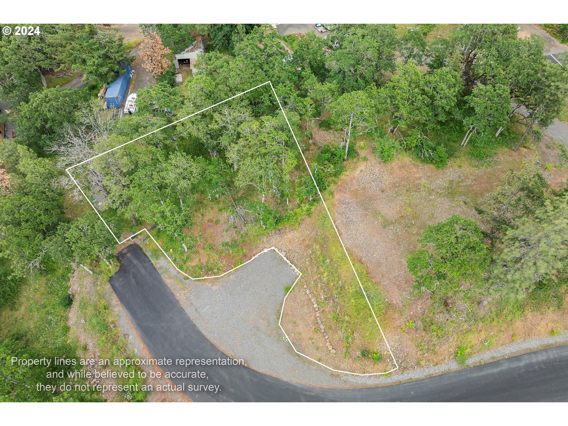 Coyote CT, Mosier, OR 97040
