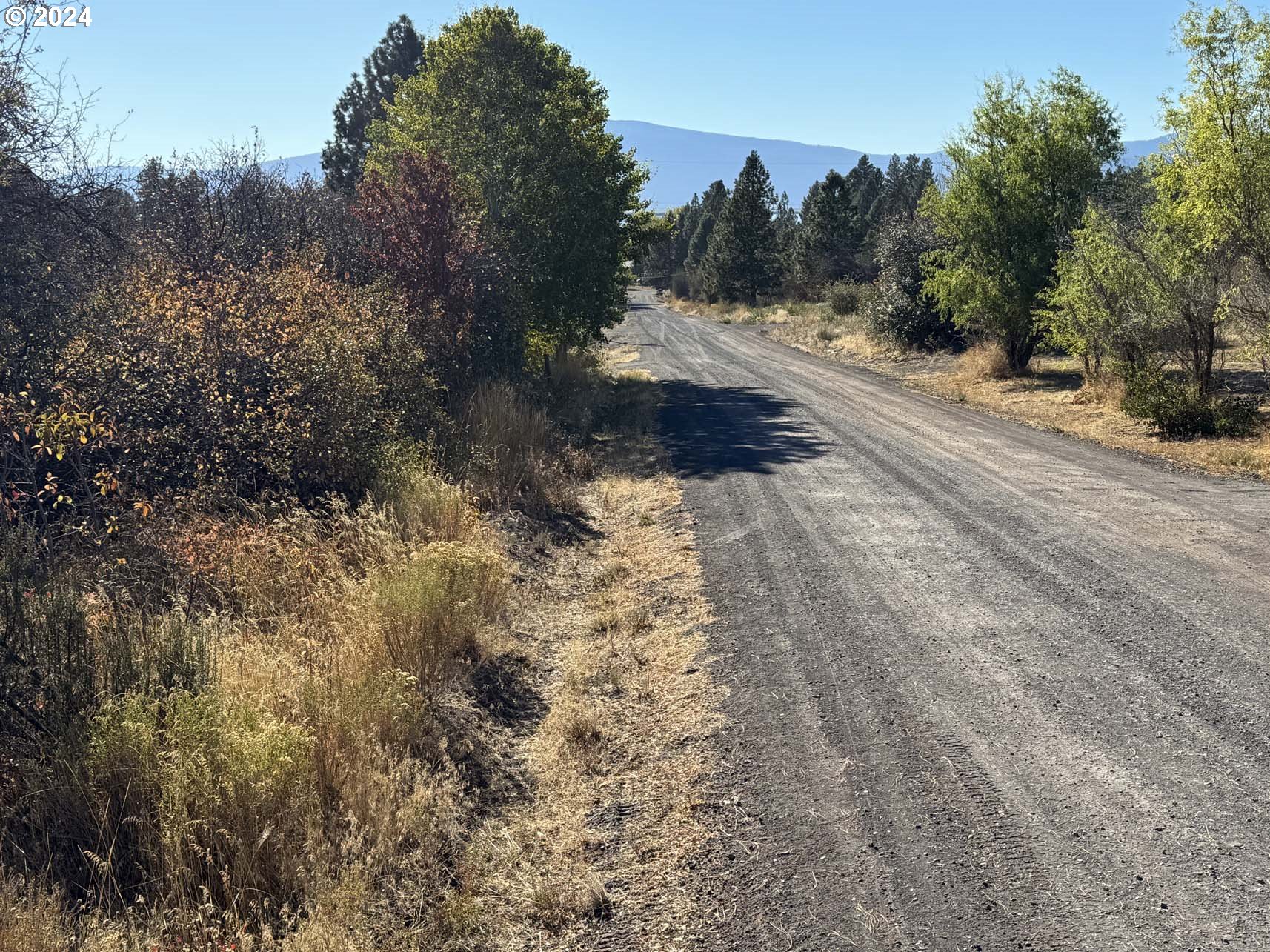 Lake AVE, Chiloquin, OR 97624