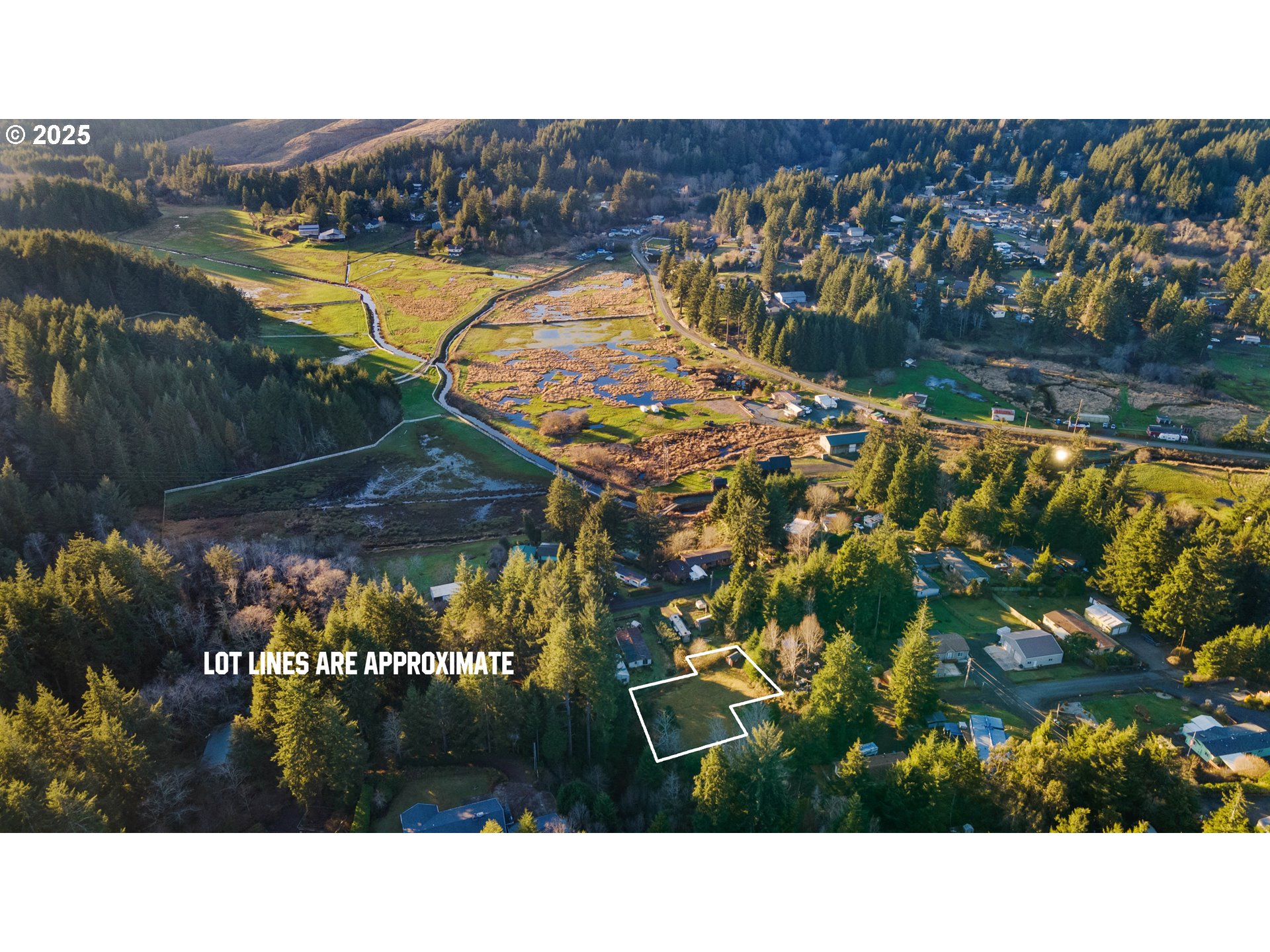 62967 ROSEBUD DR, CoosBay, OR 97420