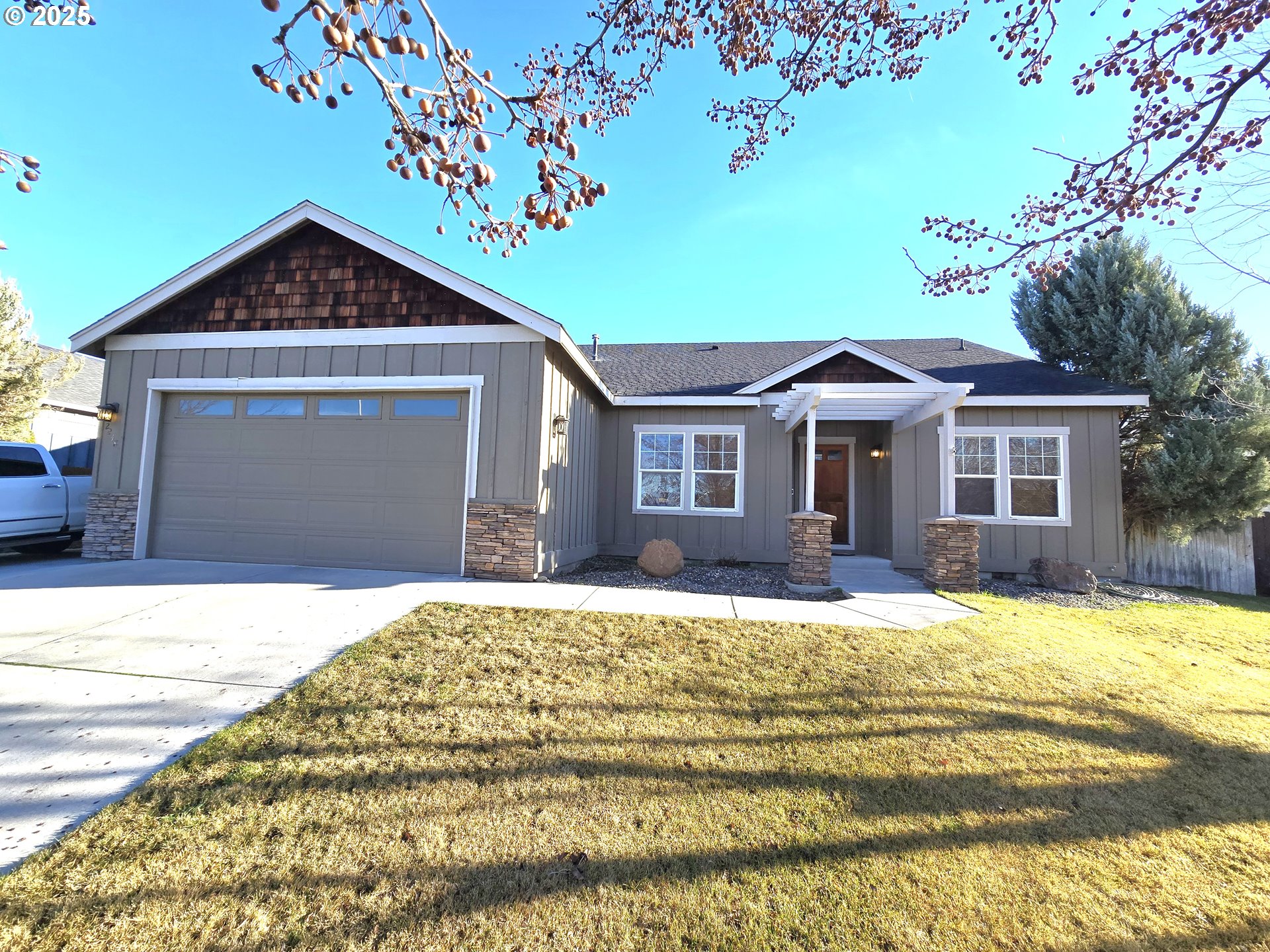 2248 OVERLOOK DR, Hermiston, OR 97838