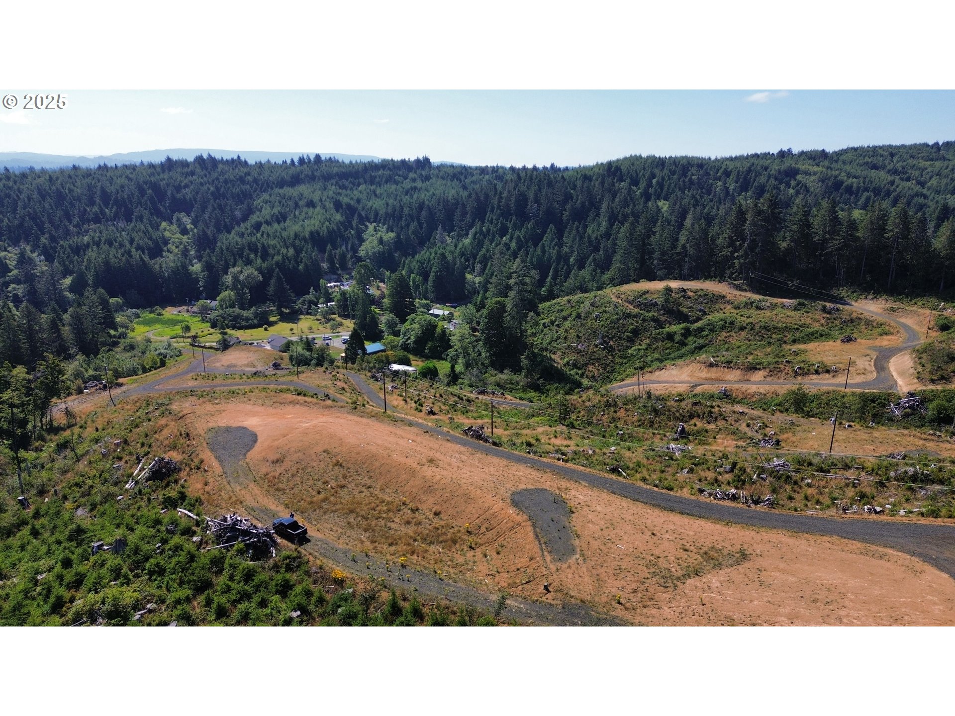 000 Fawn LN, CoosBay, OR 97420