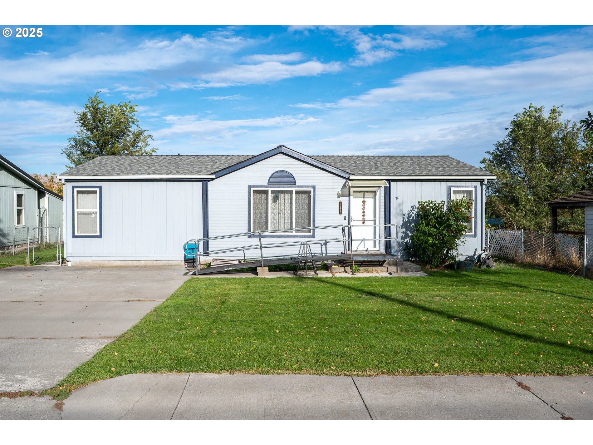 2957 10TH ST, TheDalles, OR 97058
