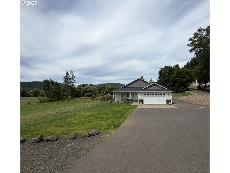946 CALAPOOIA ST, Sutherlin, OR 97479