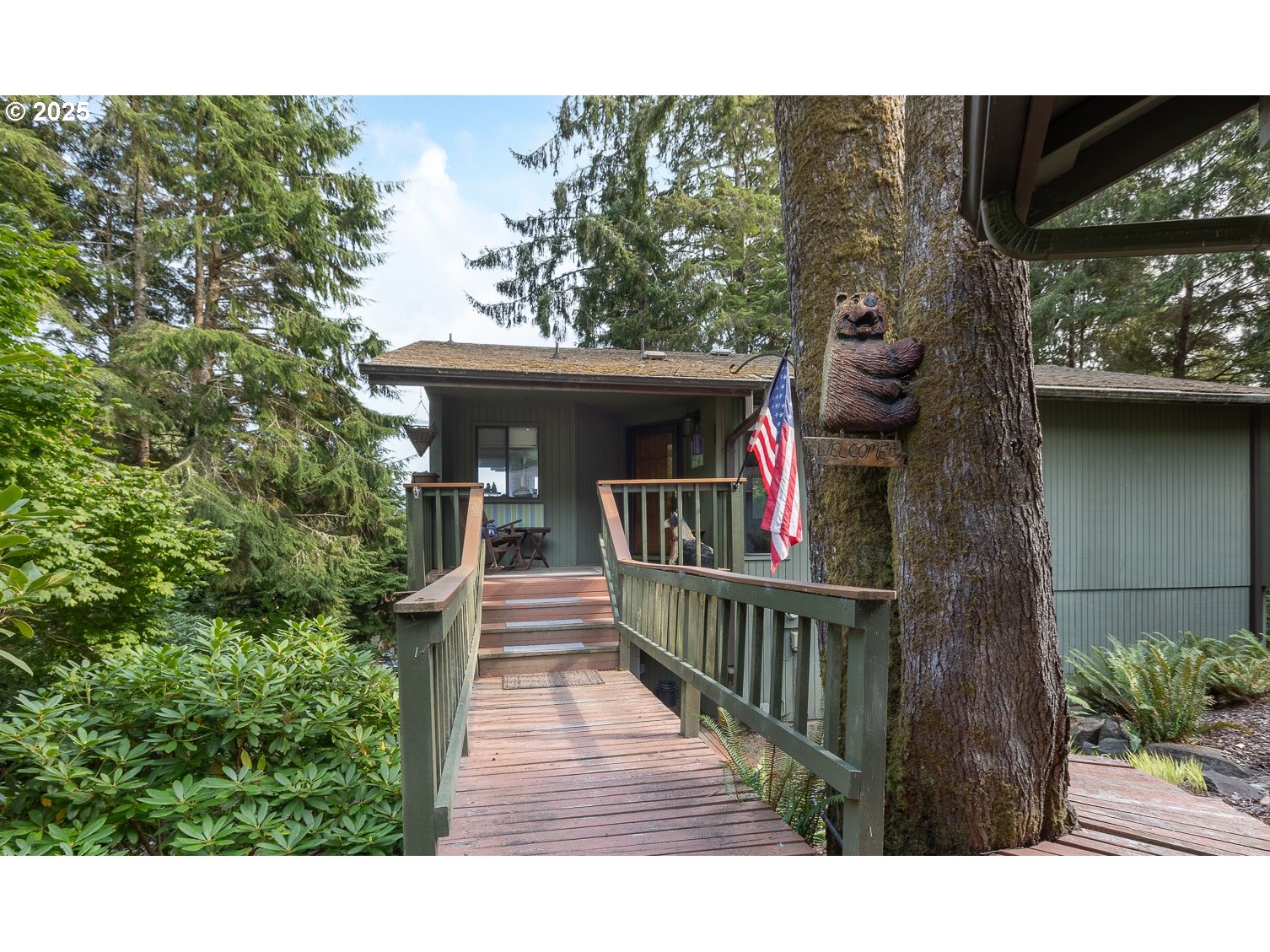 2011 DEVILS RIDGE RD, LincolnCity, OR 97367