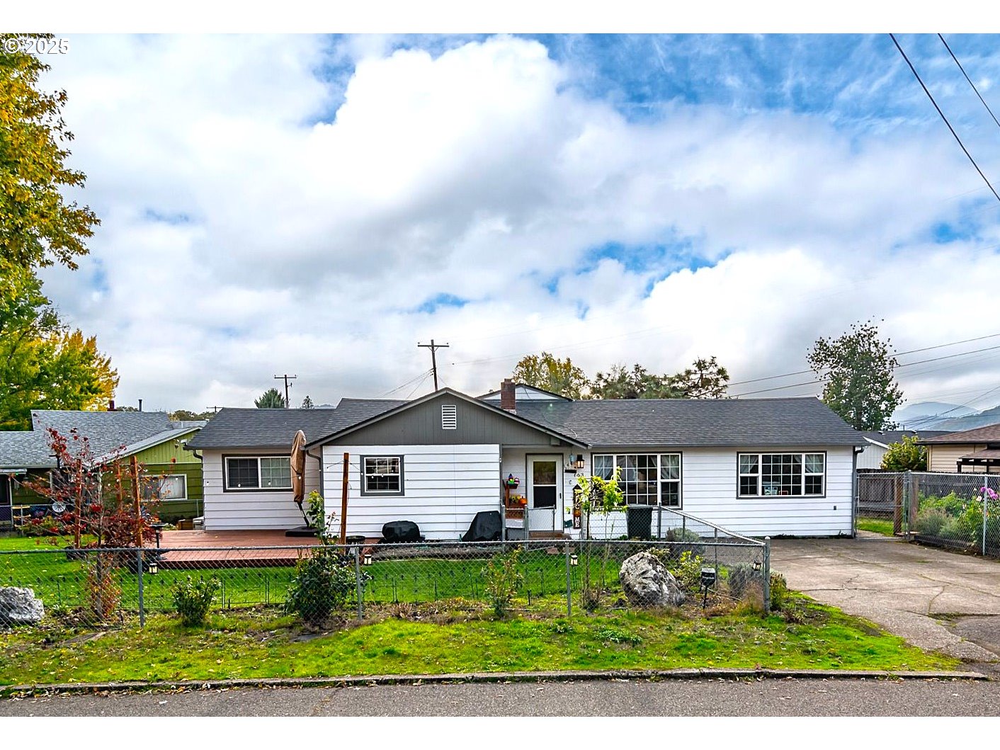 663 KNOLL AVE, Roseburg, OR 97470