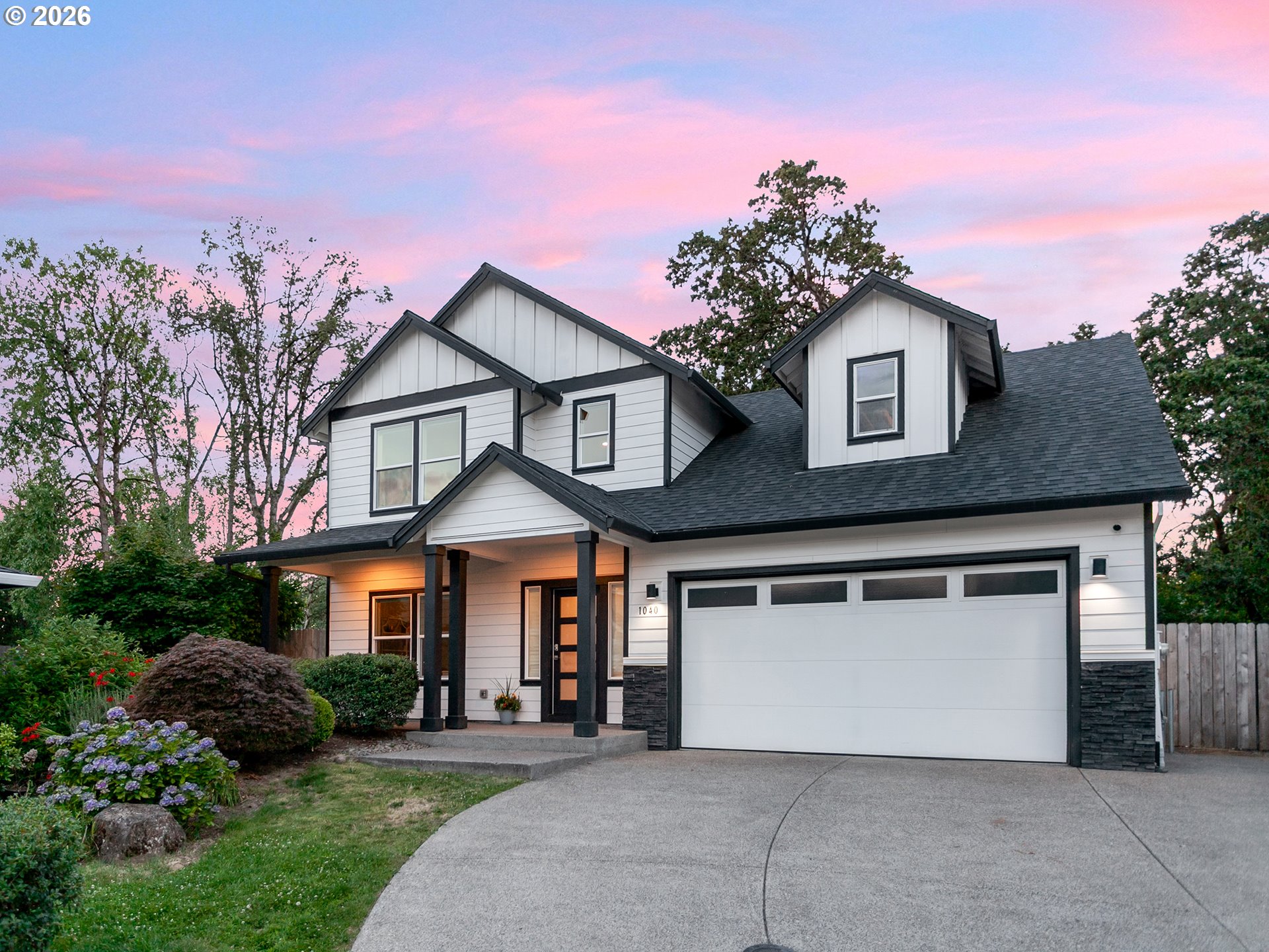1040 DONNA LYNN WAY, Gladstone, OR 97027