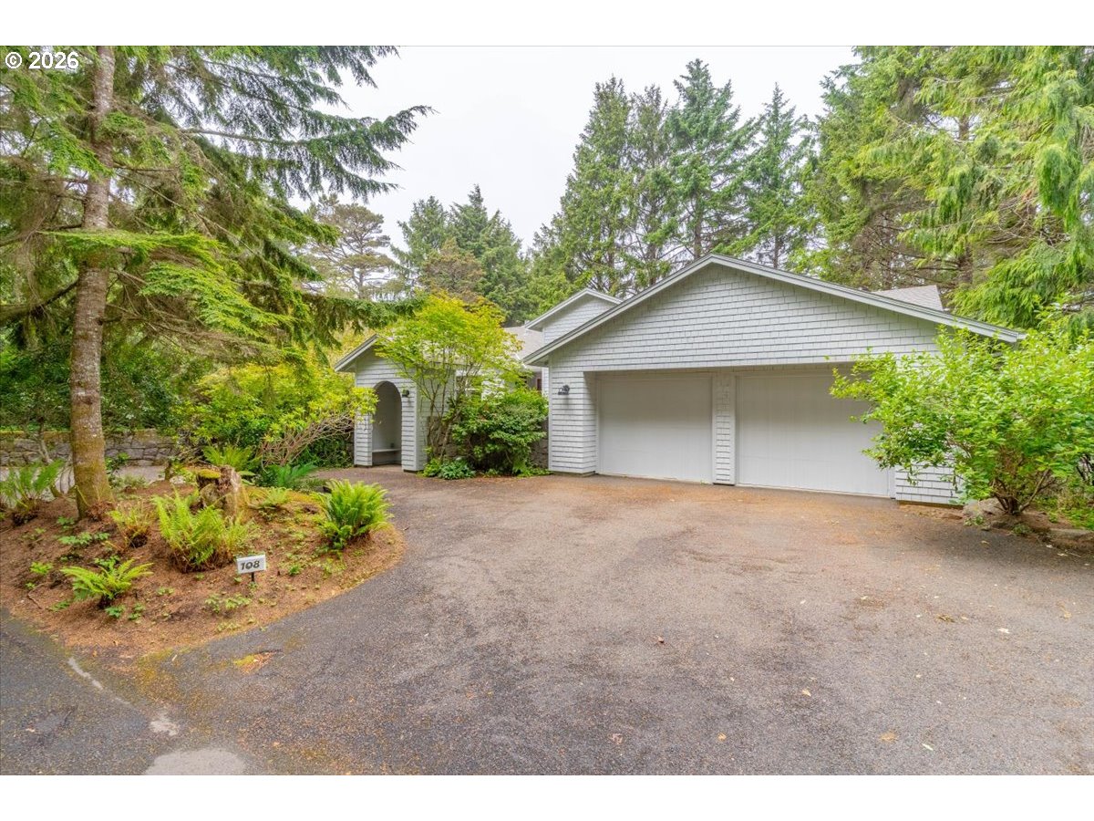 108 RIDGE CREST RD, GlenedenBeach, OR 97388