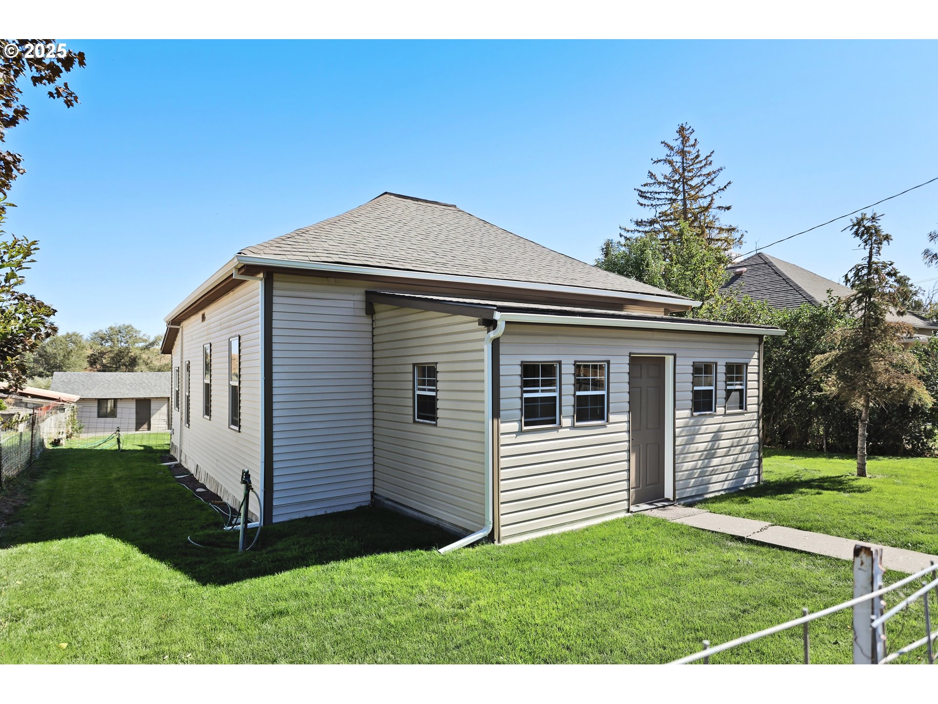 407 FOURTH ST, GrassValley, OR 97029