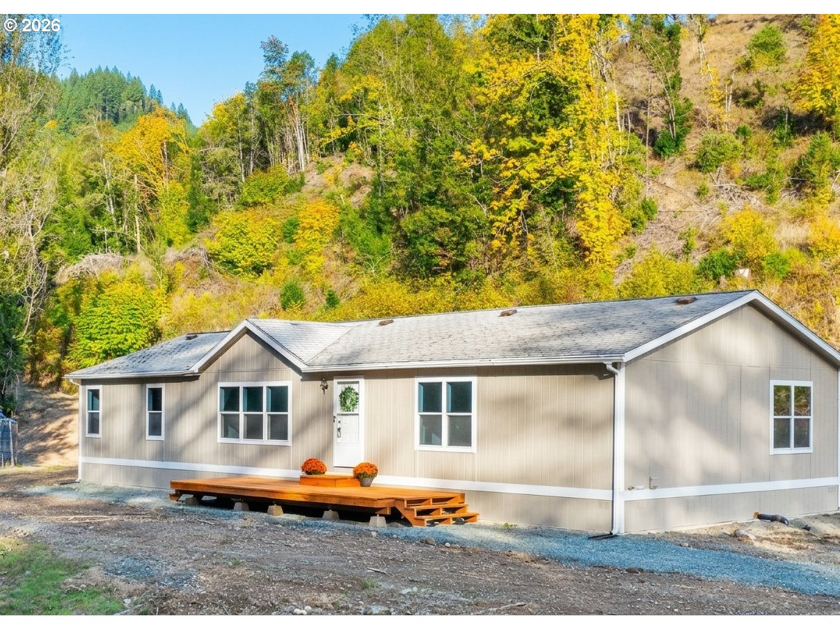 20191 HIGHWAY 42, MyrtlePoint, OR 97458