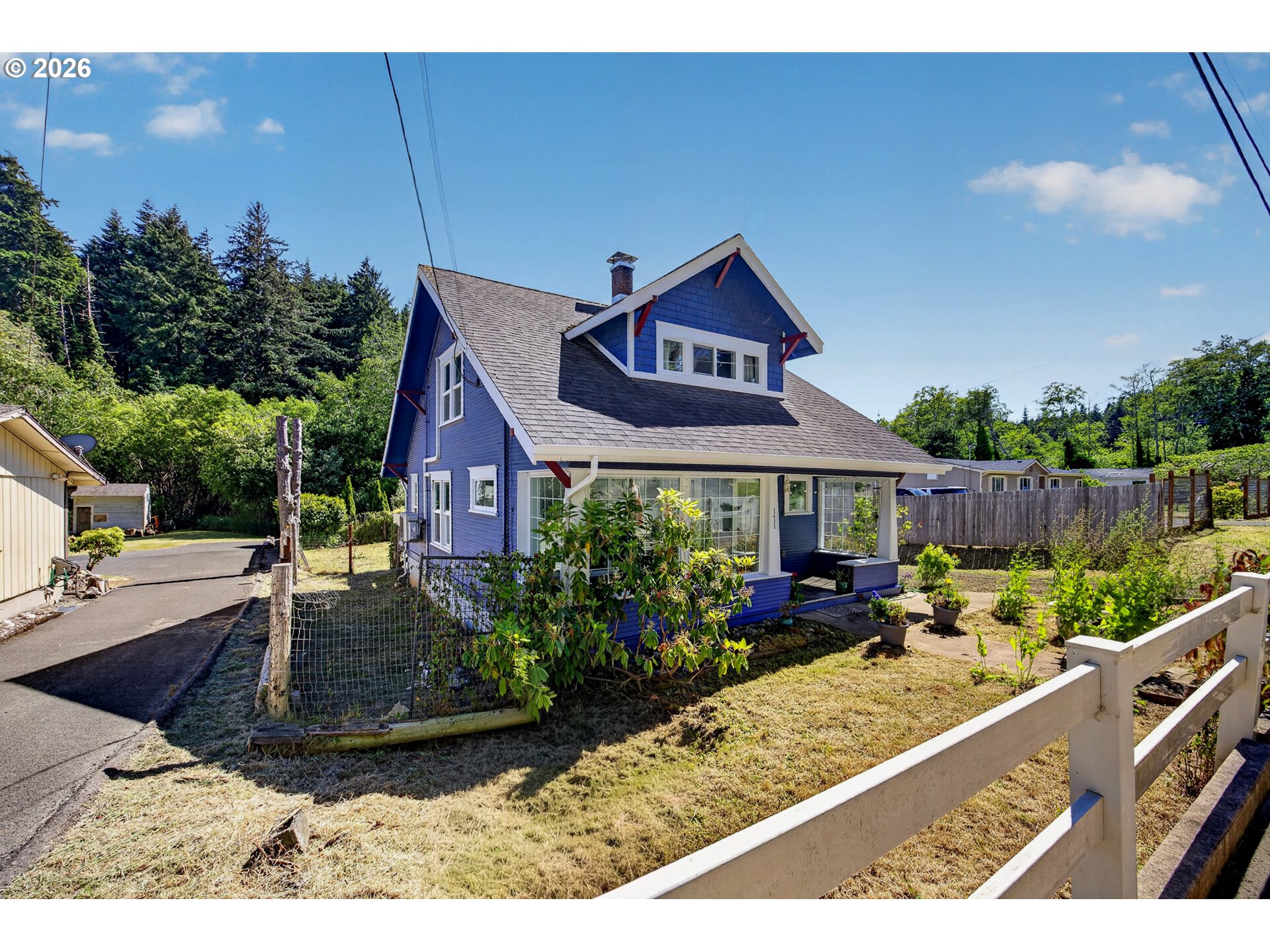 1421 ANDERSON AVE, CoosBay, OR 97420