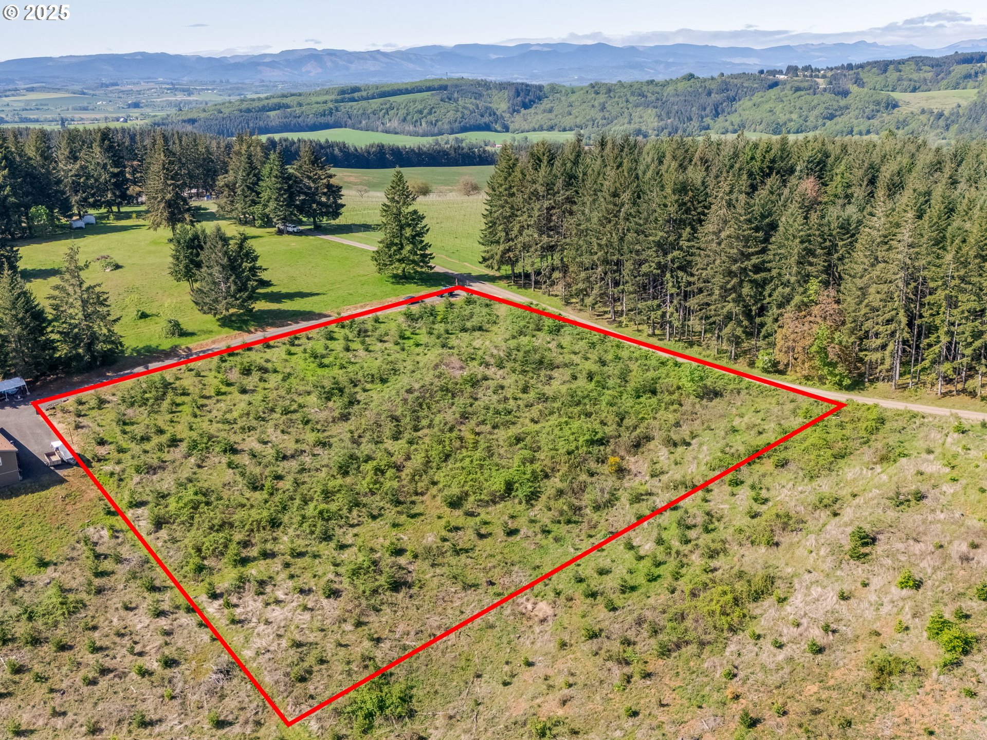 Red Hawk LN, Sheridan, OR 97378