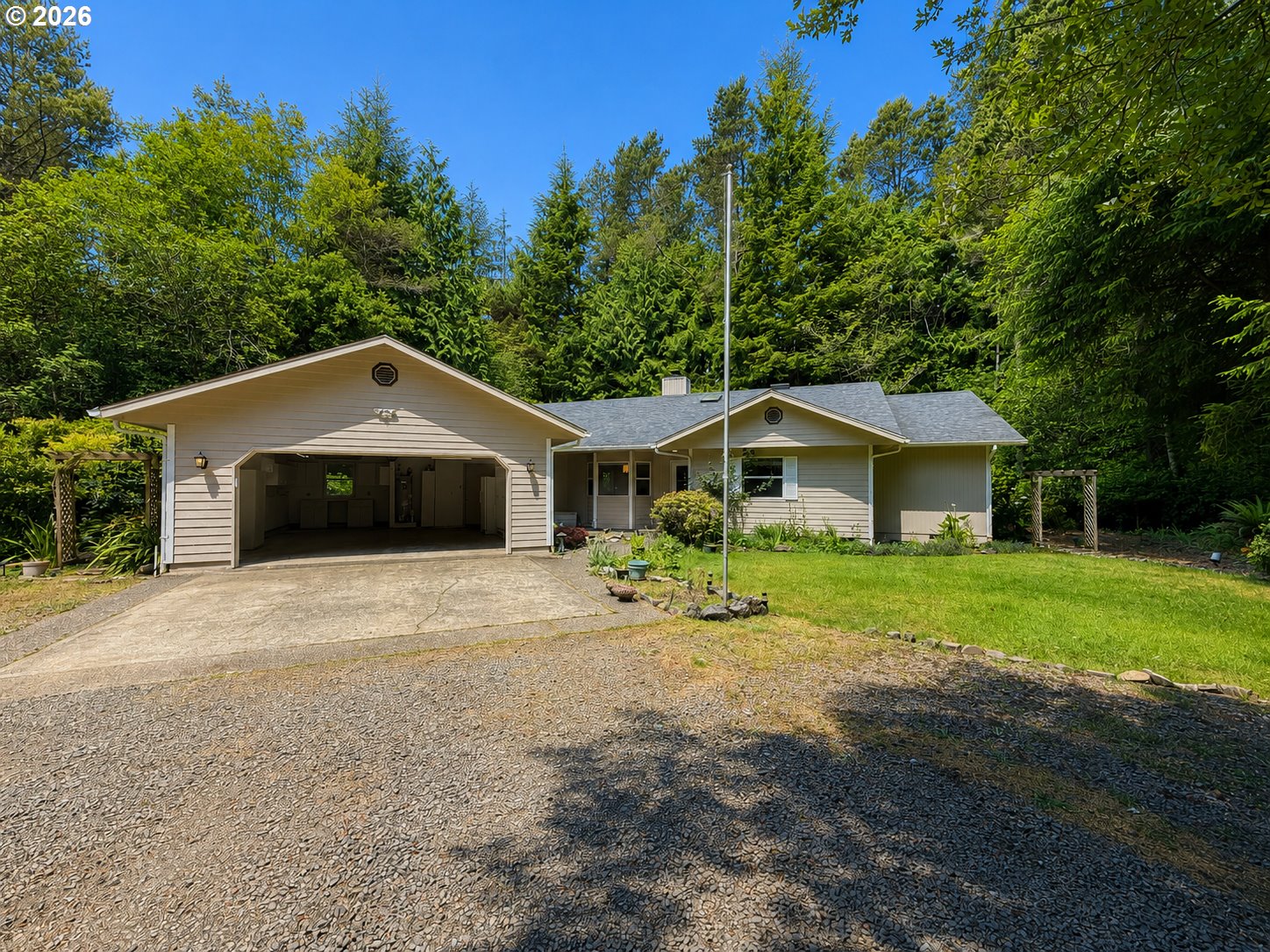 4830 DARLINGS LOOP, Florence, OR 97439