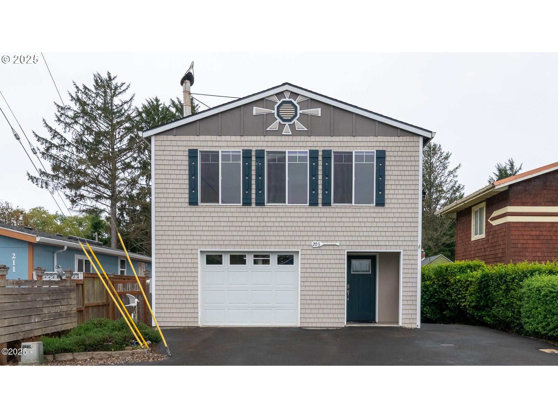 203 SURF AVE, LincolnCity, OR 97367
