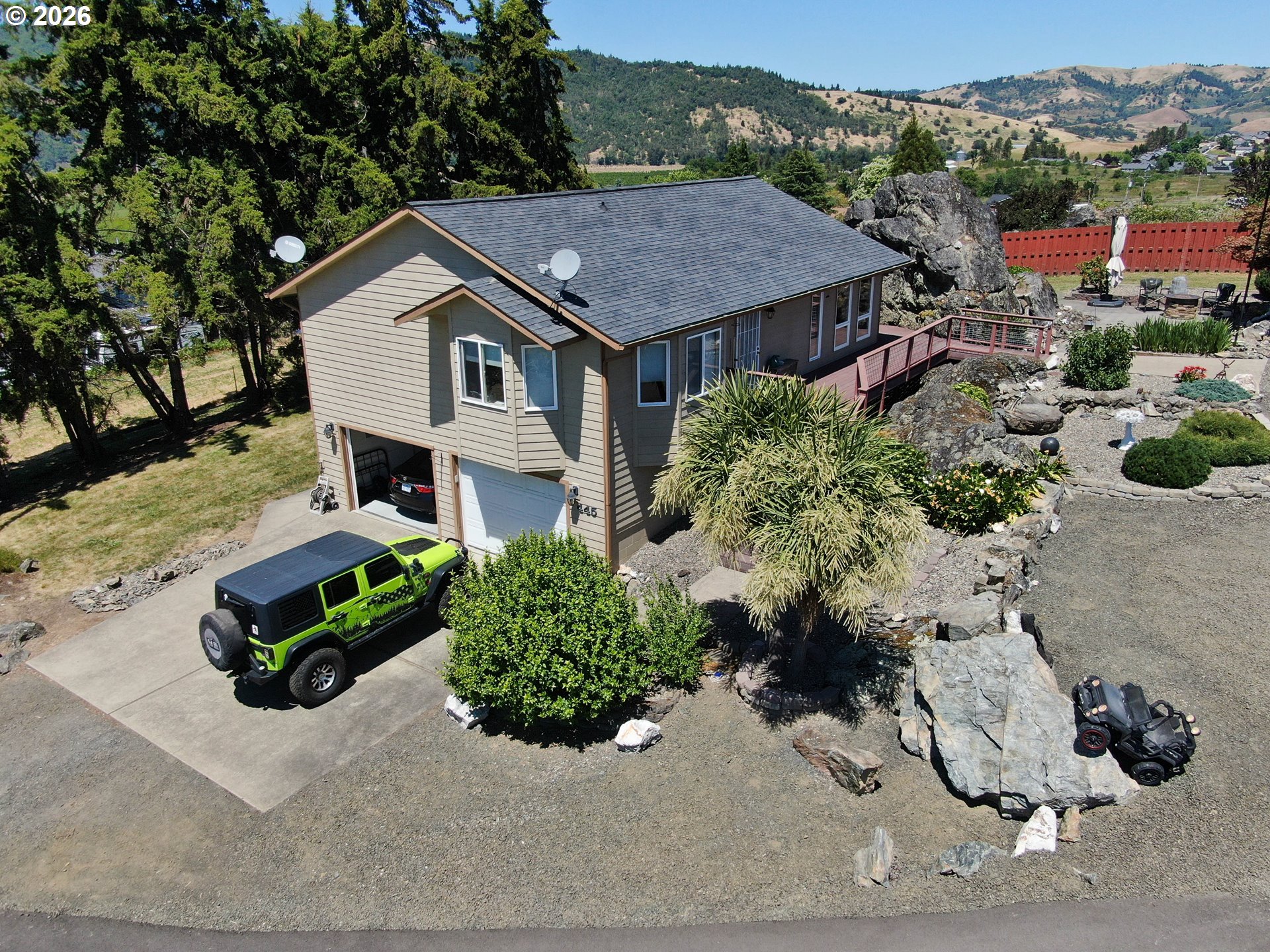 445 ROLLING HILLS RD, Roseburg, OR 97471