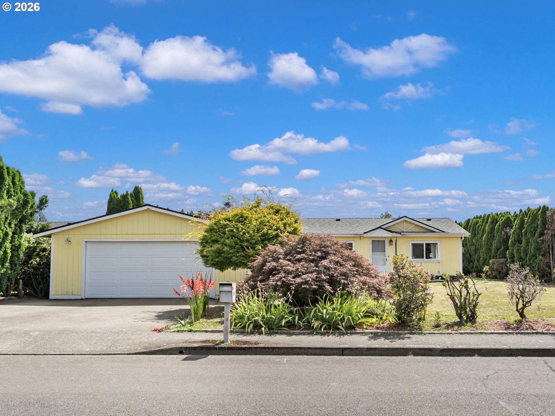 1544 WOODLAND AVE, Woodburn, OR 97071