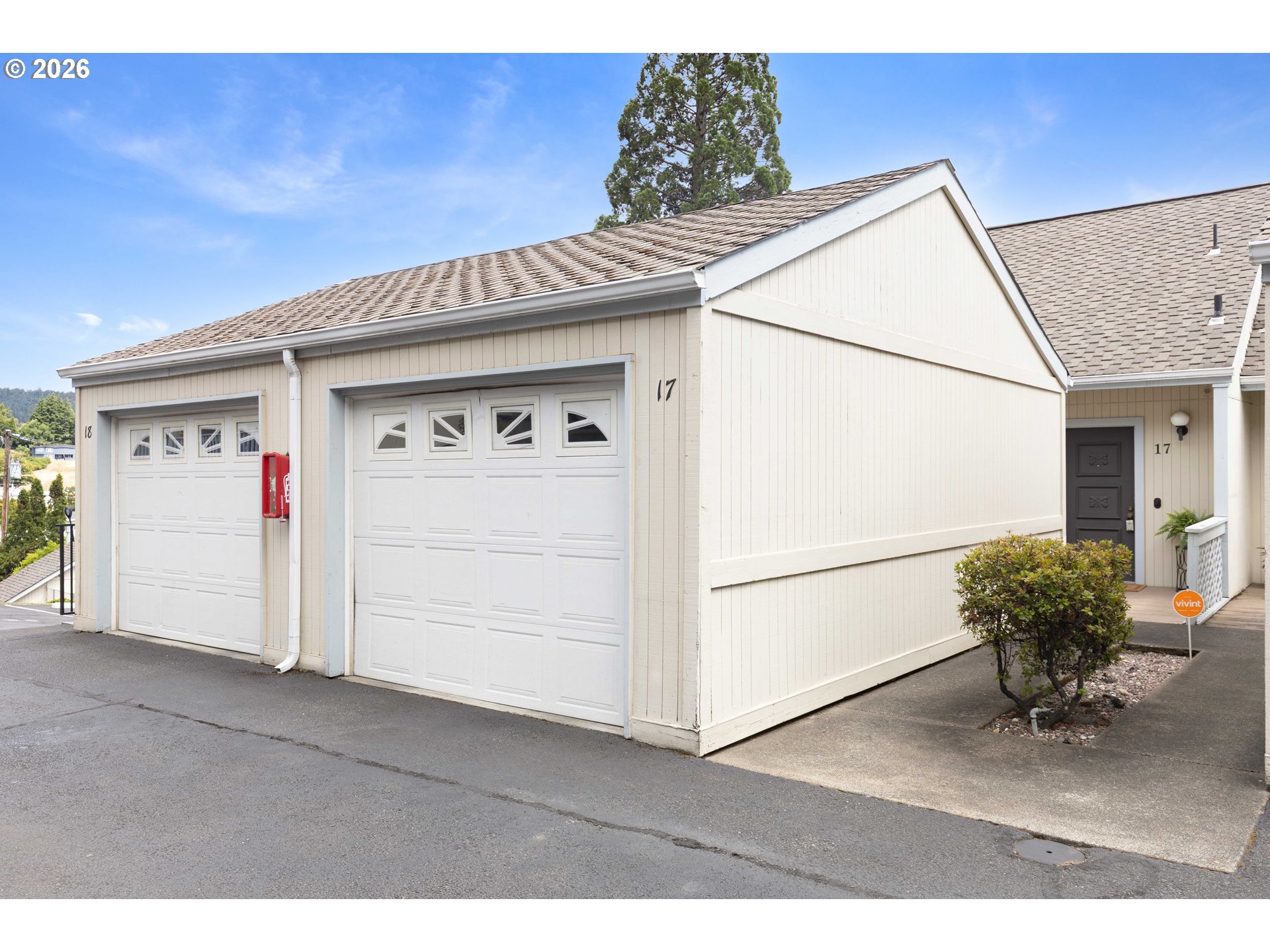 17 MOUNTAIN VIEW DR, Roseburg, OR 97471