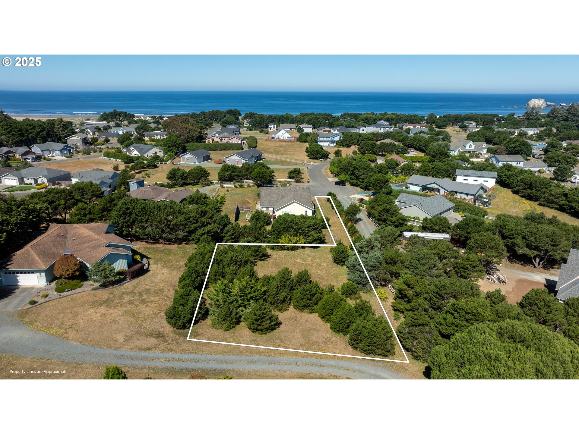 Grant PL, Bandon, OR 97411