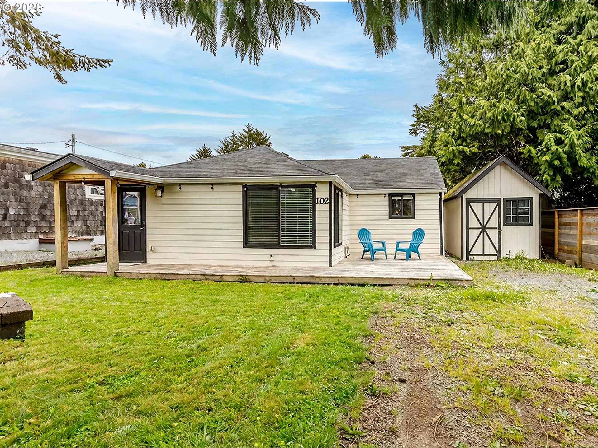 102 HARBOR ST, RockawayBeach, OR 97136