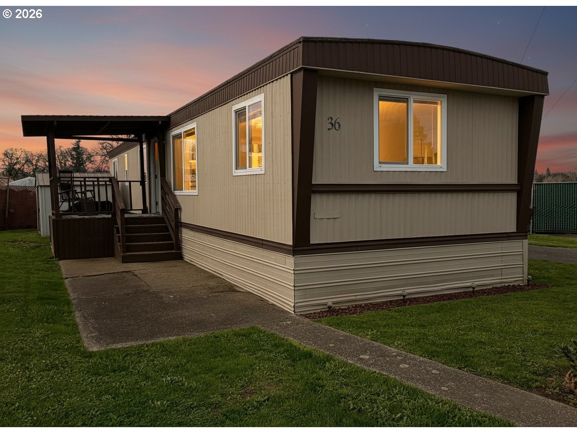 2400 STRATUS AVE, McMinnville, OR 97128