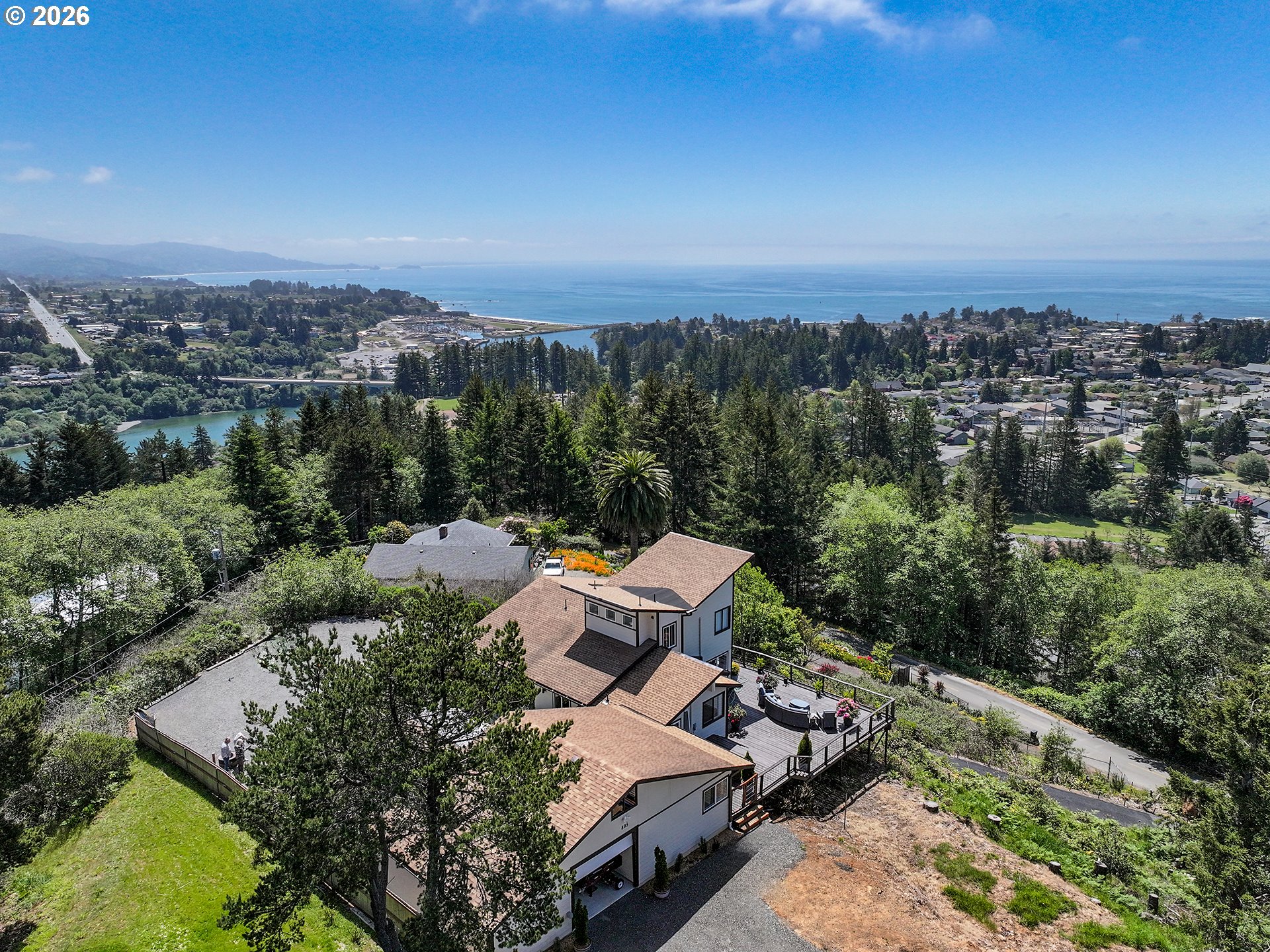 895 Marina Heights, Brookings, OR 97415