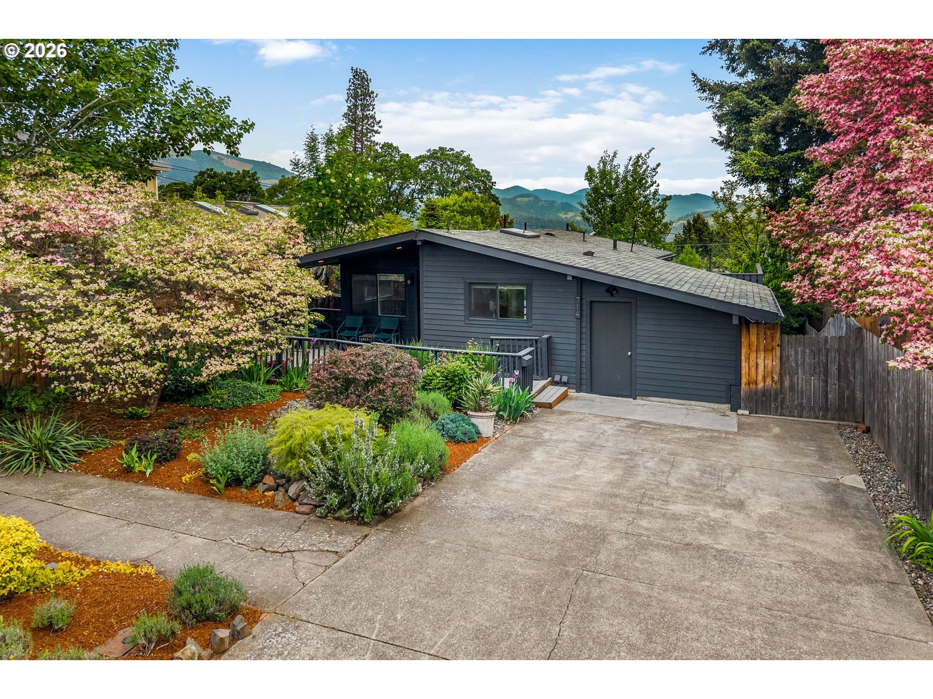 714 PROSPECT AVE, HoodRiver, OR 97031