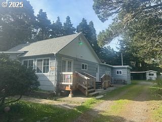 92447 PARADISE POINT RD, PortOrford, OR 97465