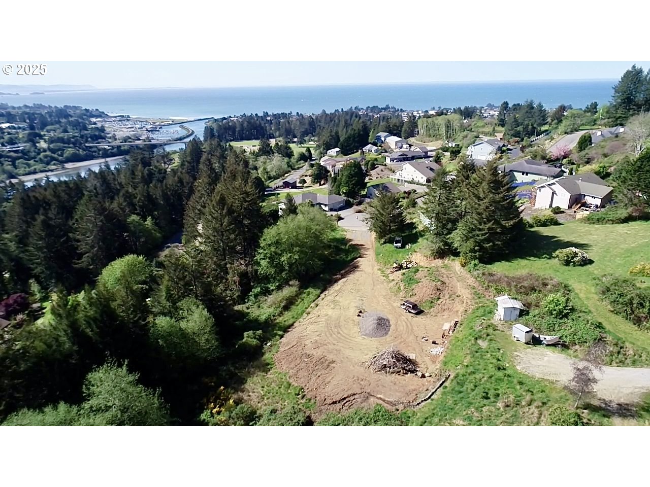 Riviera Ct, Brookings, OR 97415