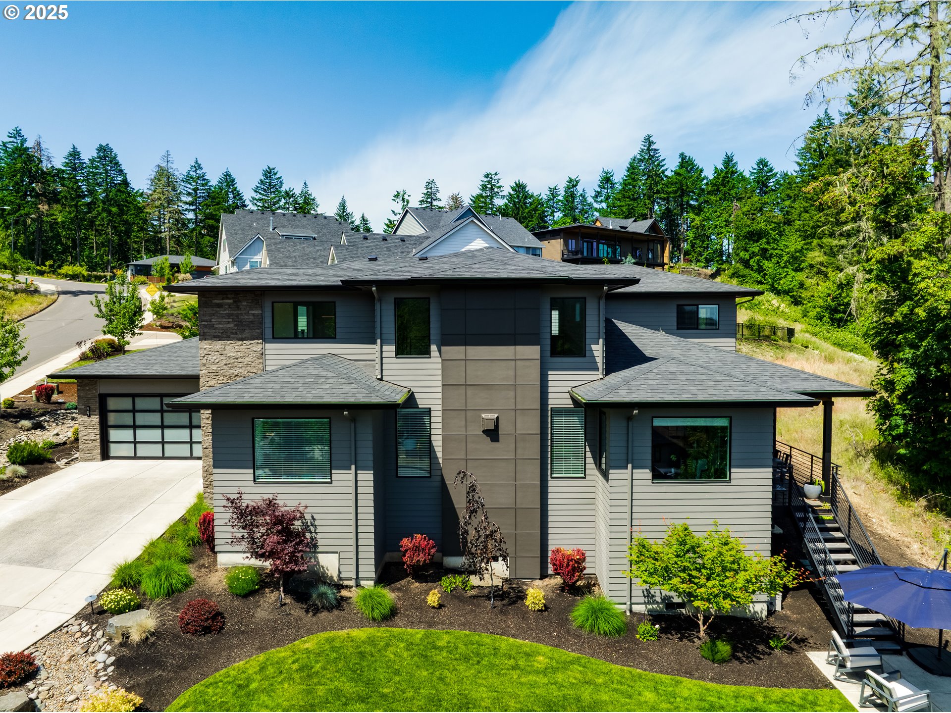 967 66TH PL, Springfield, OR 97478