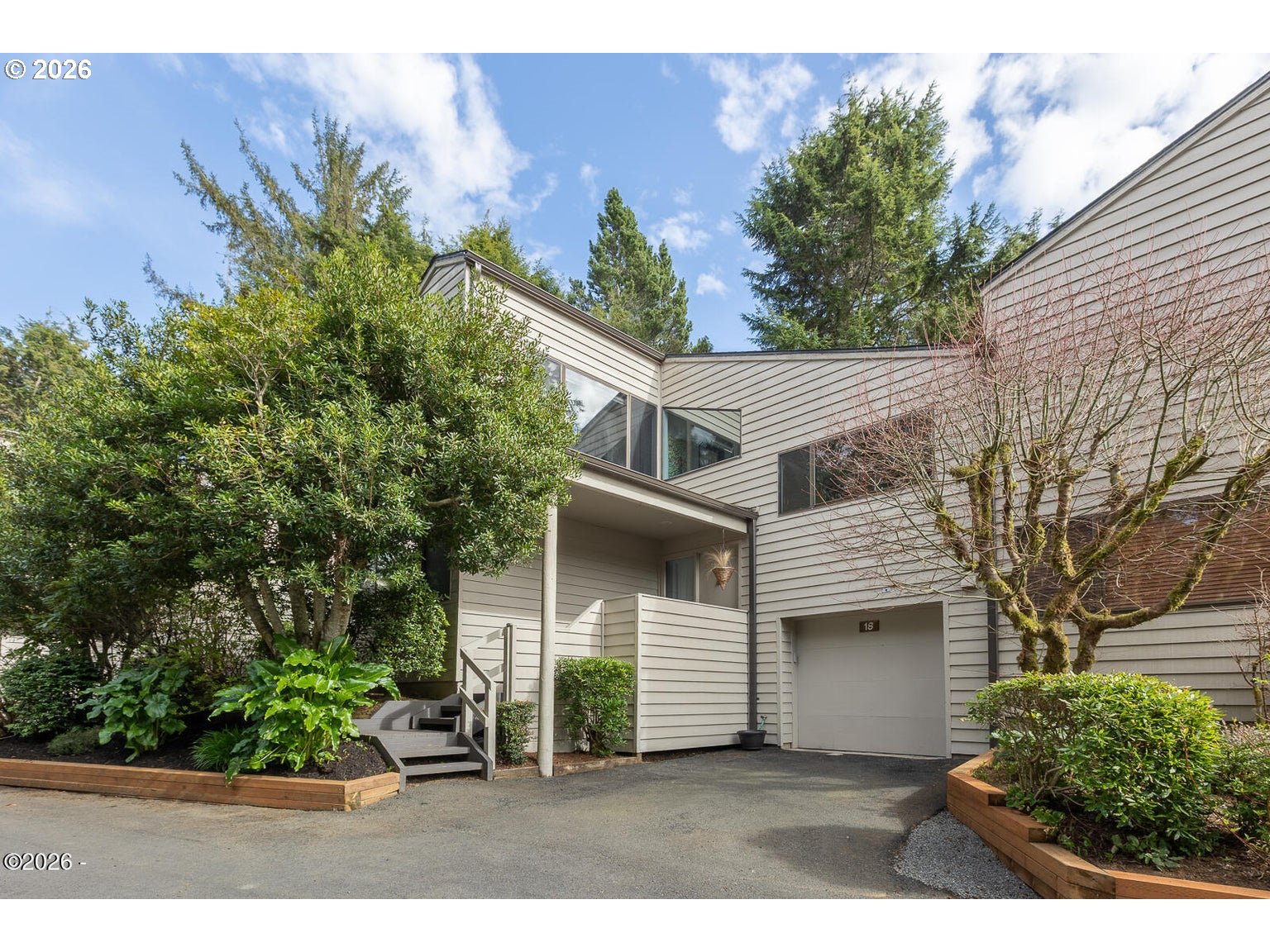 600 ISLAND DR, GlenedenBeach, OR 97388