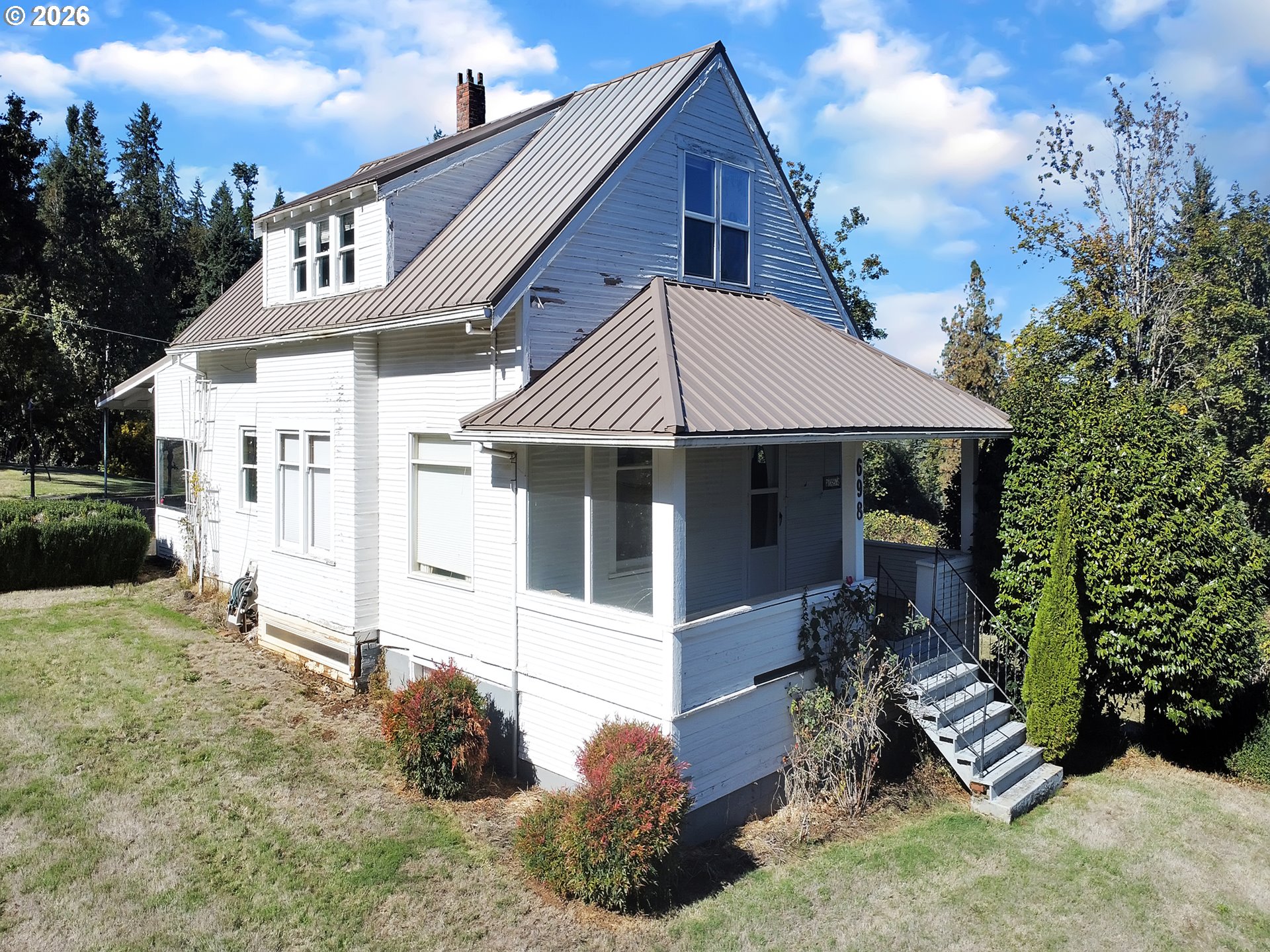 698 Grandview AVE, ScottsMills, OR 97375
