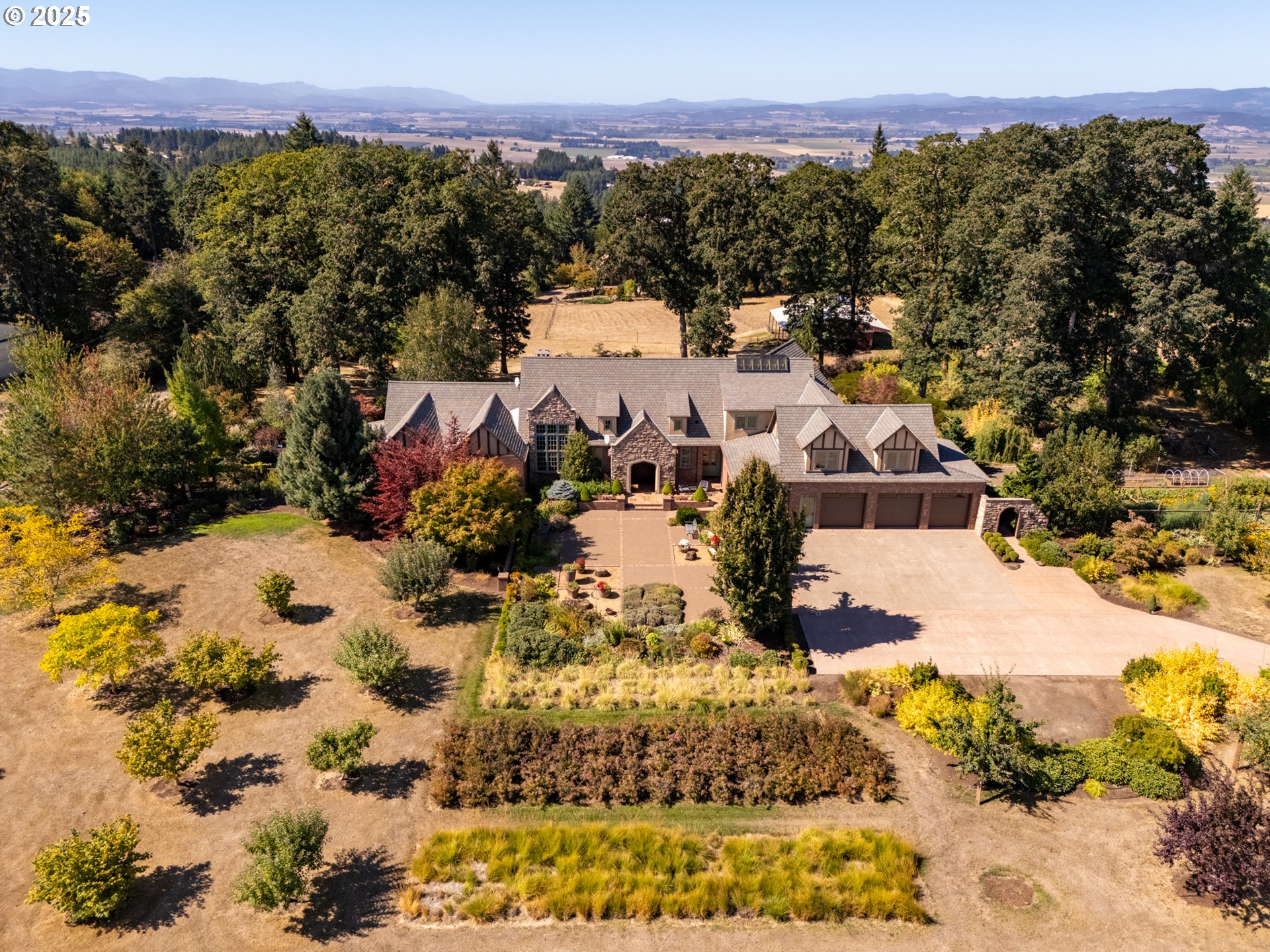 9009 EOLA HILLS RD, Amity, OR 97101