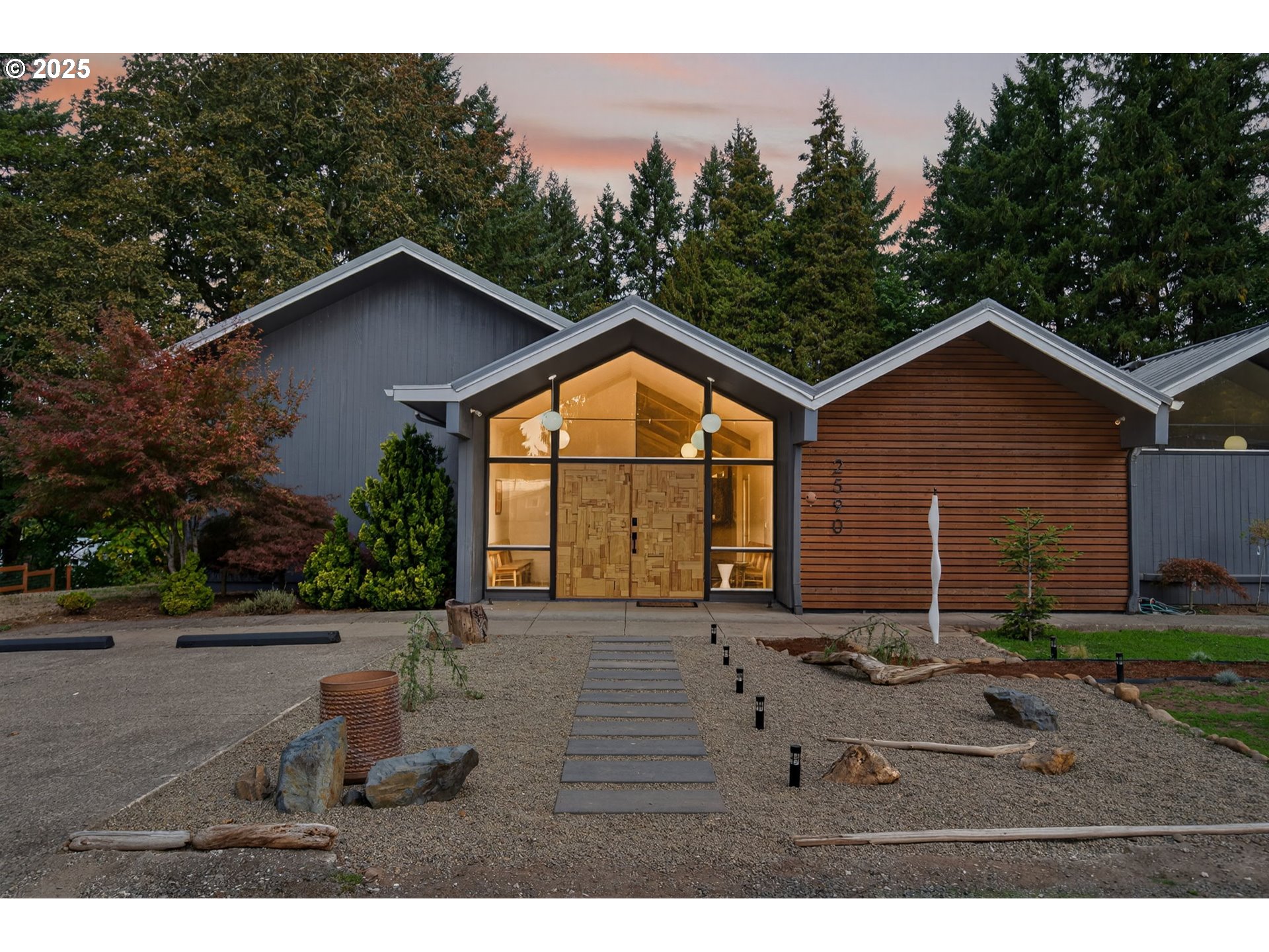 2590 LONG ST, SweetHome, OR 97386