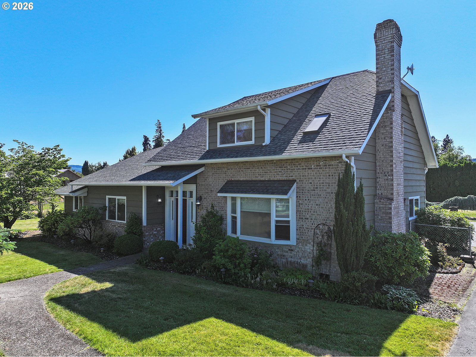 890 HOBBS RD, HoodRiver, OR 97031