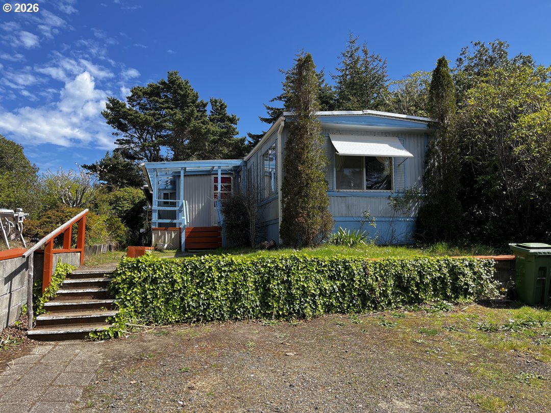 1600 RHODODENDRON DR, Florence, OR 97439