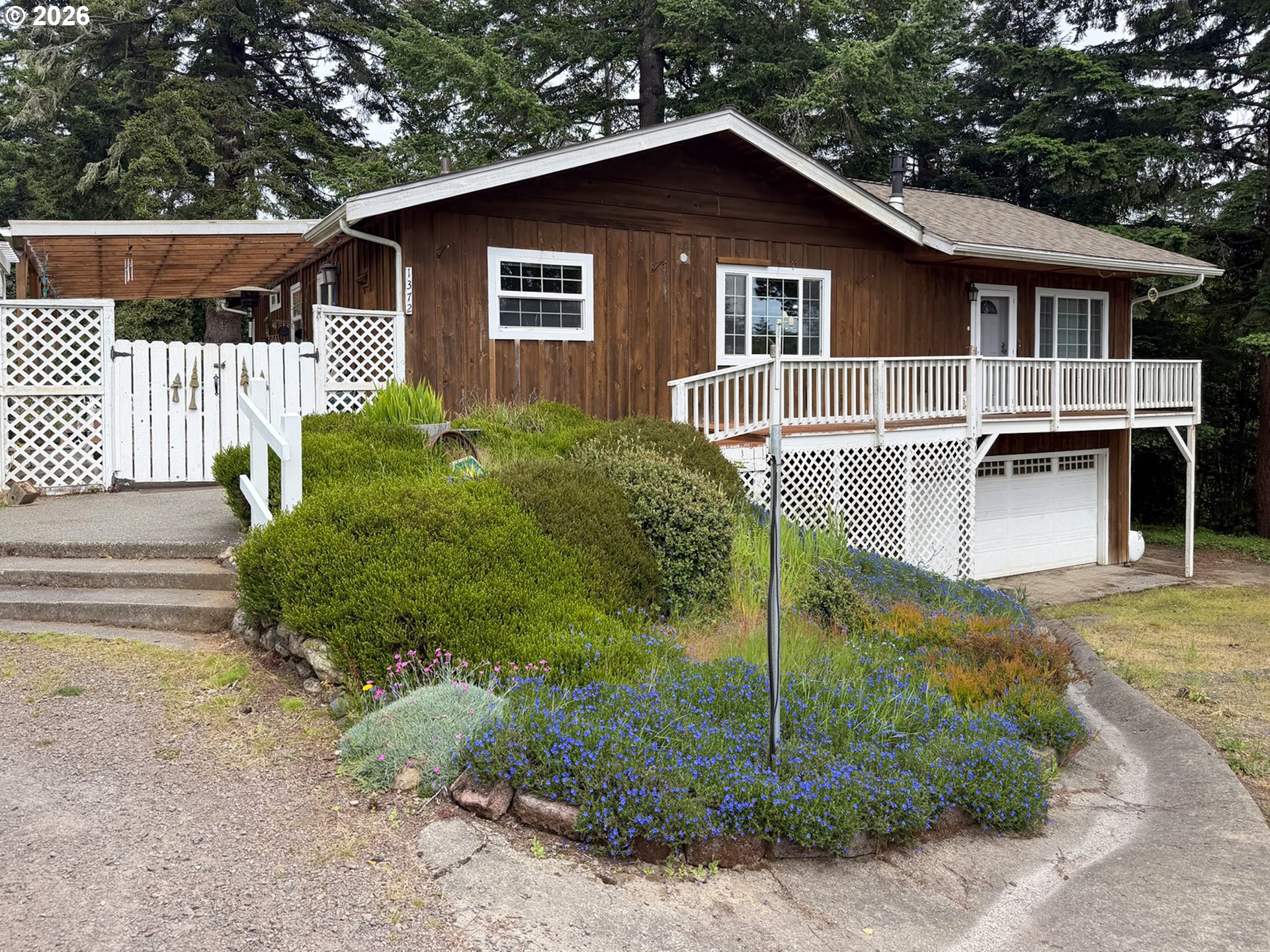 1372 HAMPTON RD, Brookings, OR 97415