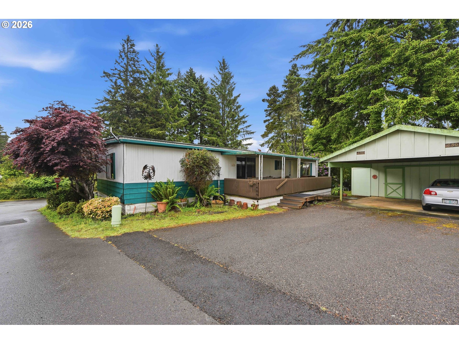 690 VILLAGE PINES DR, CoosBay, OR 97420