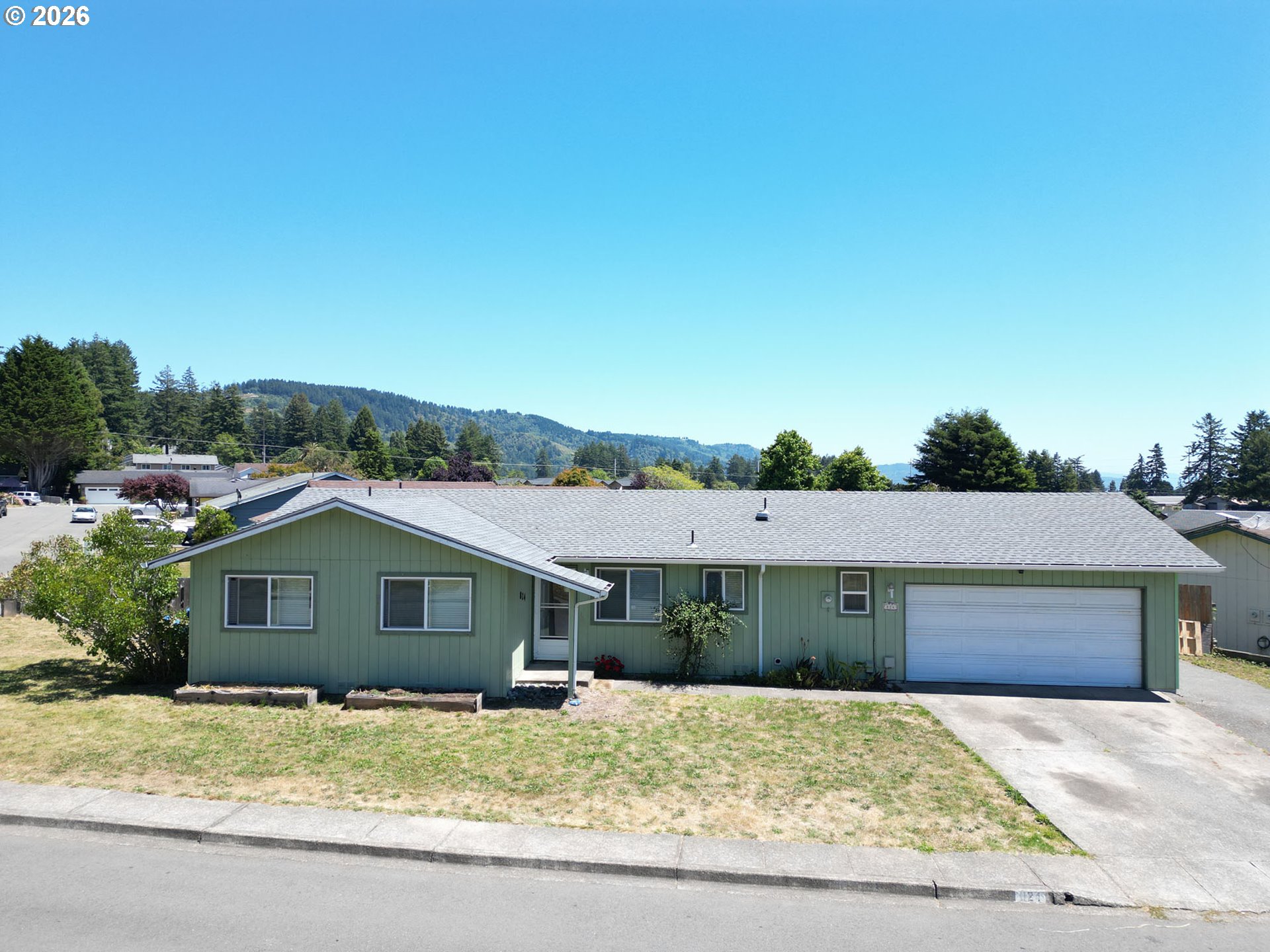 824 KEVIN PL, Brookings, OR 97415
