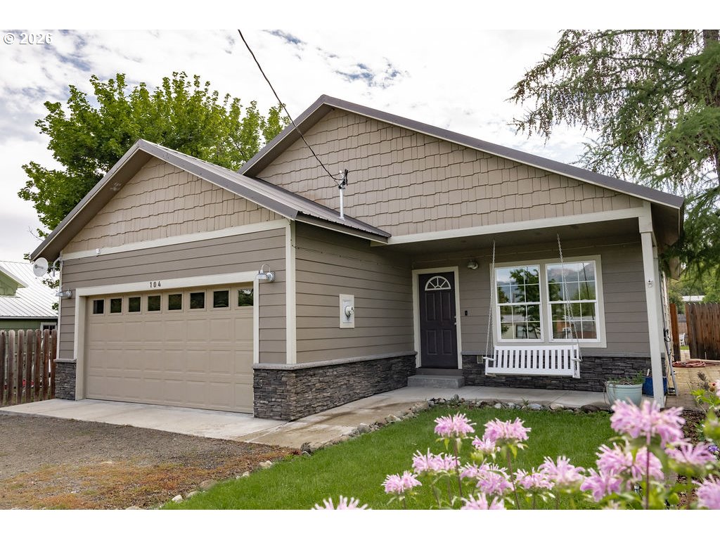 104 COLLEGE ST, Joseph, OR 97846