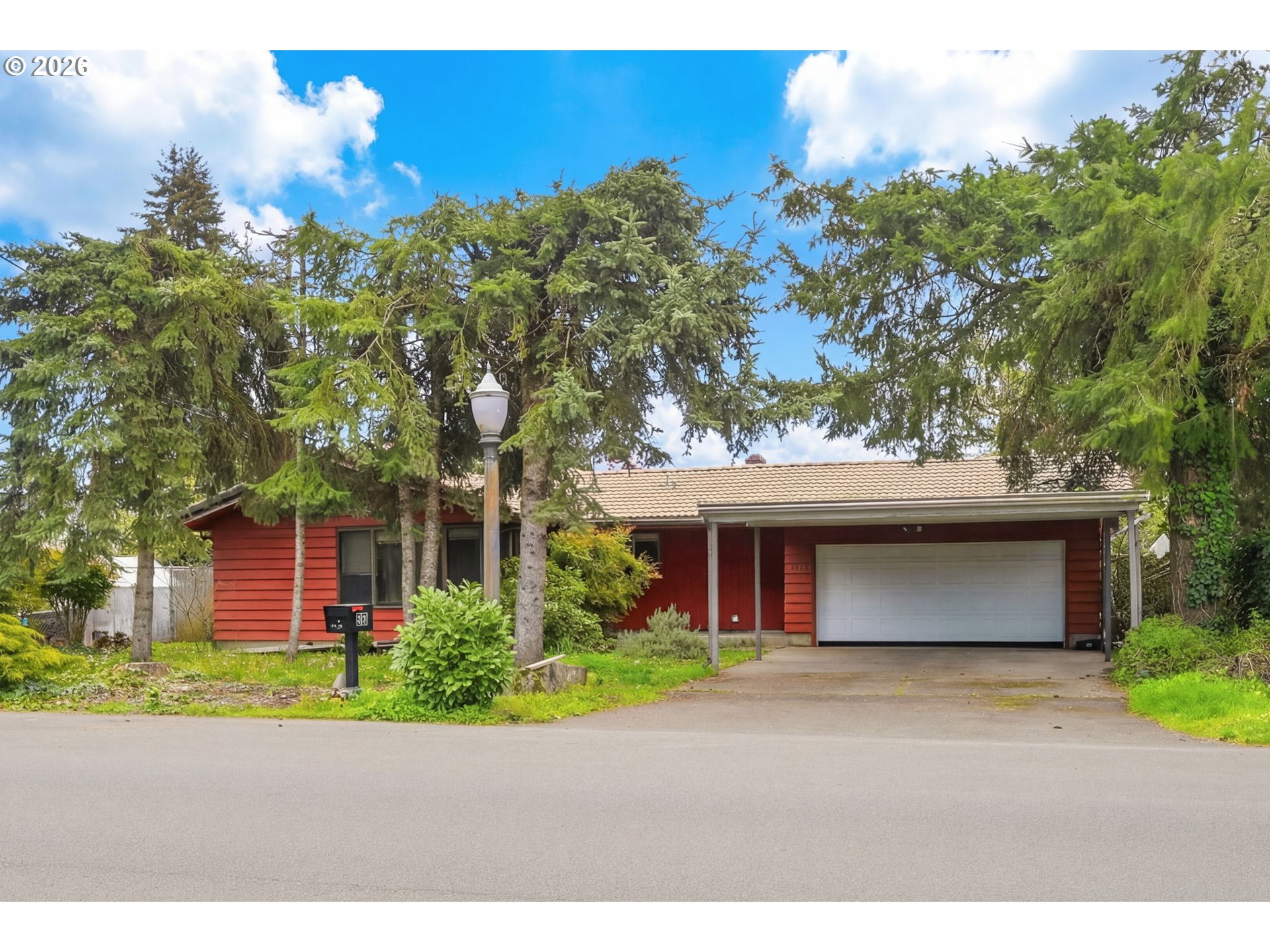 885 ASPEN ST, Springfield, OR 97477