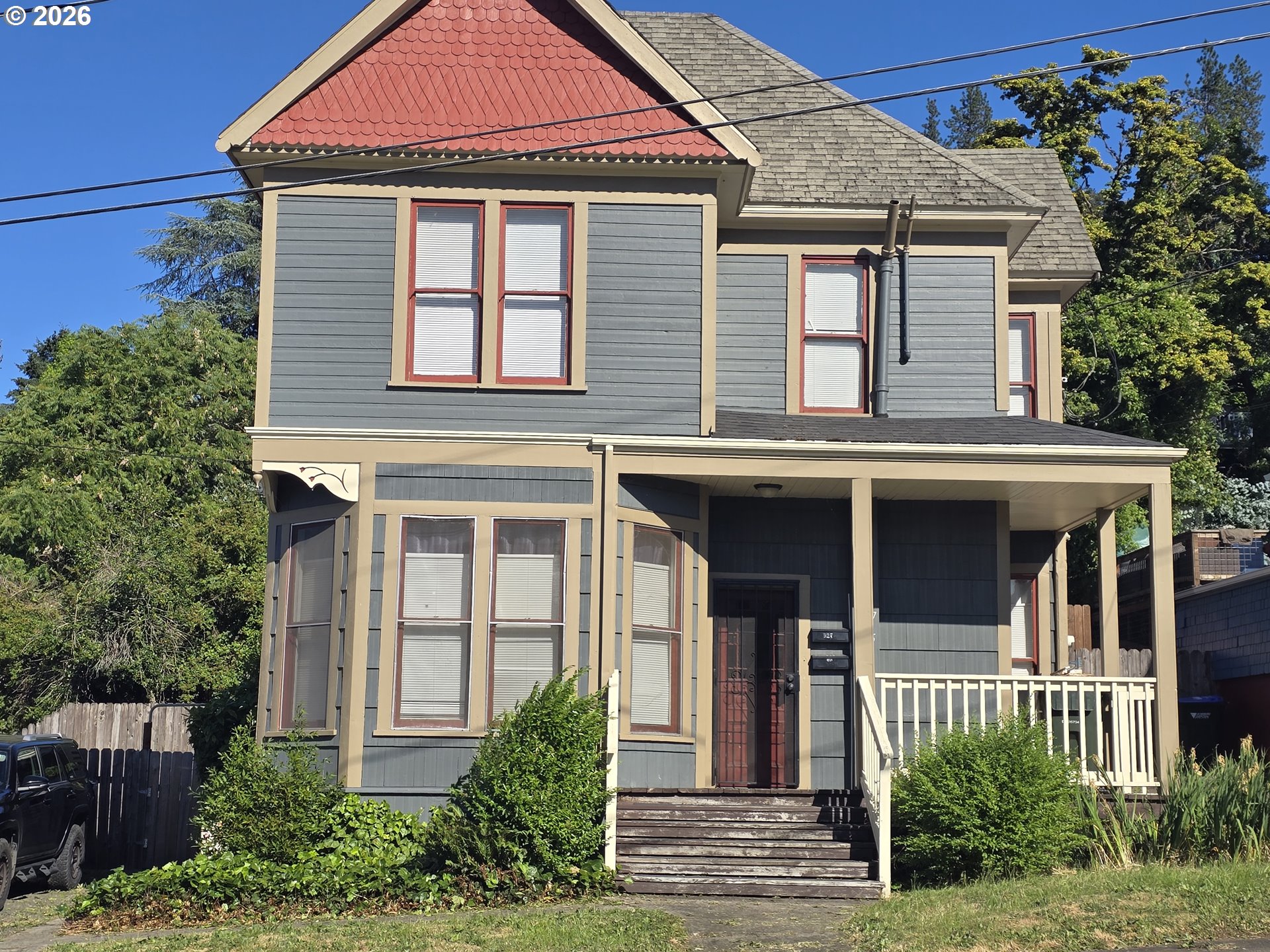 925 MAIN ST, Roseburg, OR 97470