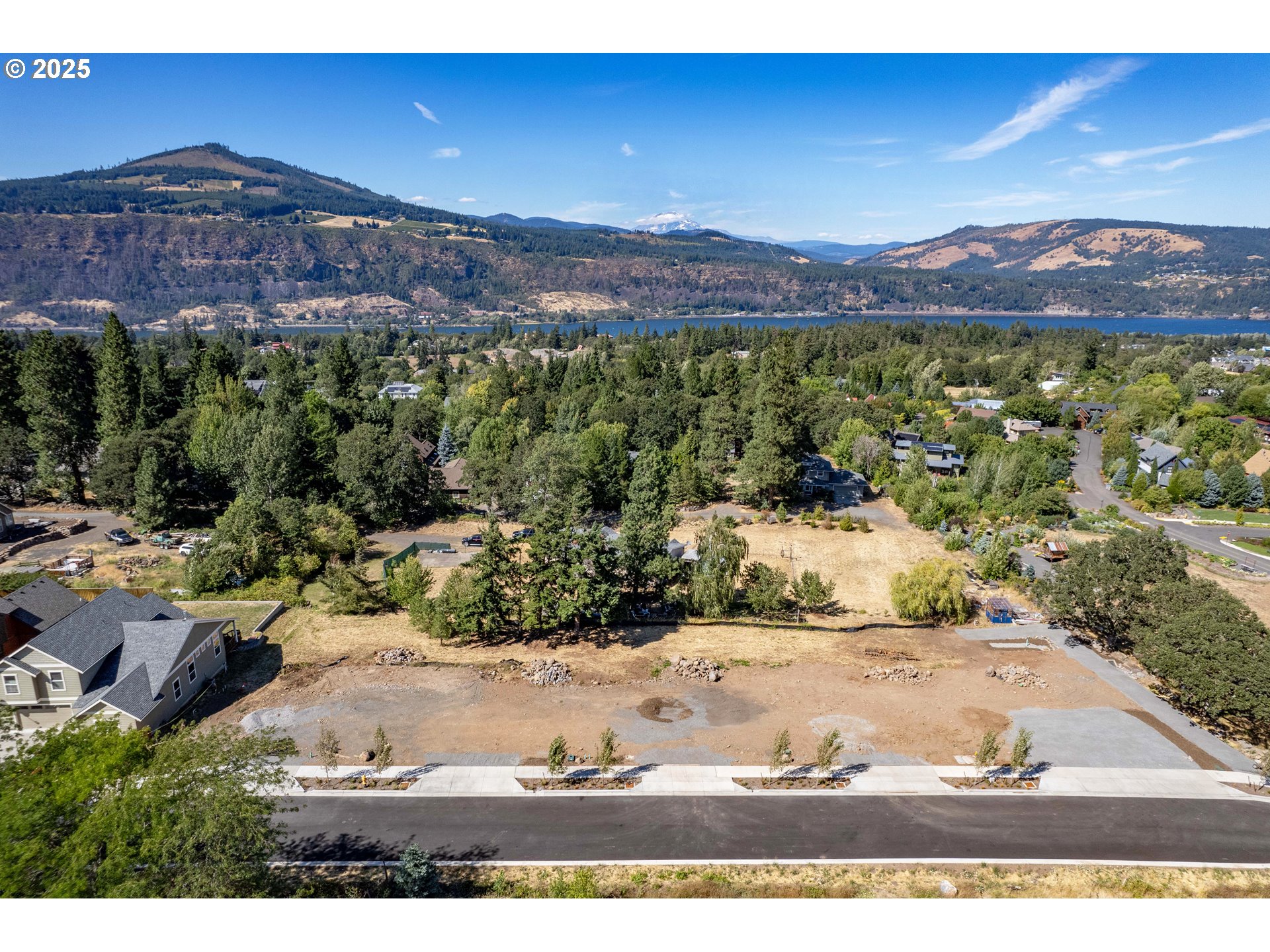 CARR DR, HoodRiver, OR 97031