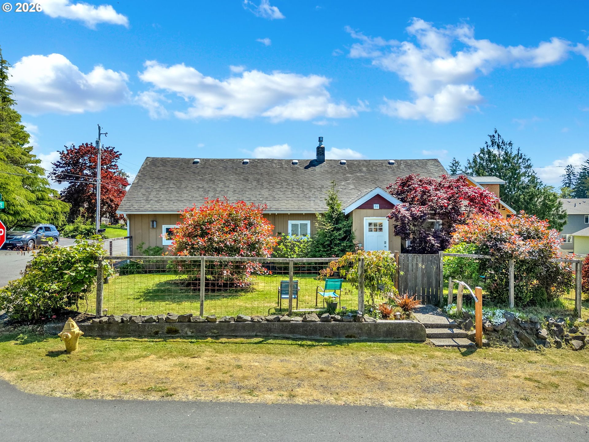 84 10TH PL, Warrenton, OR 97146