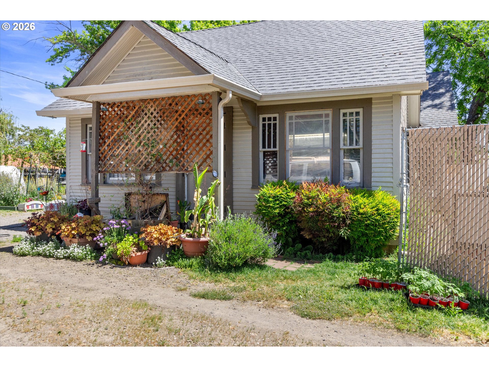 1225 Main ST, Medford, OR 97501
