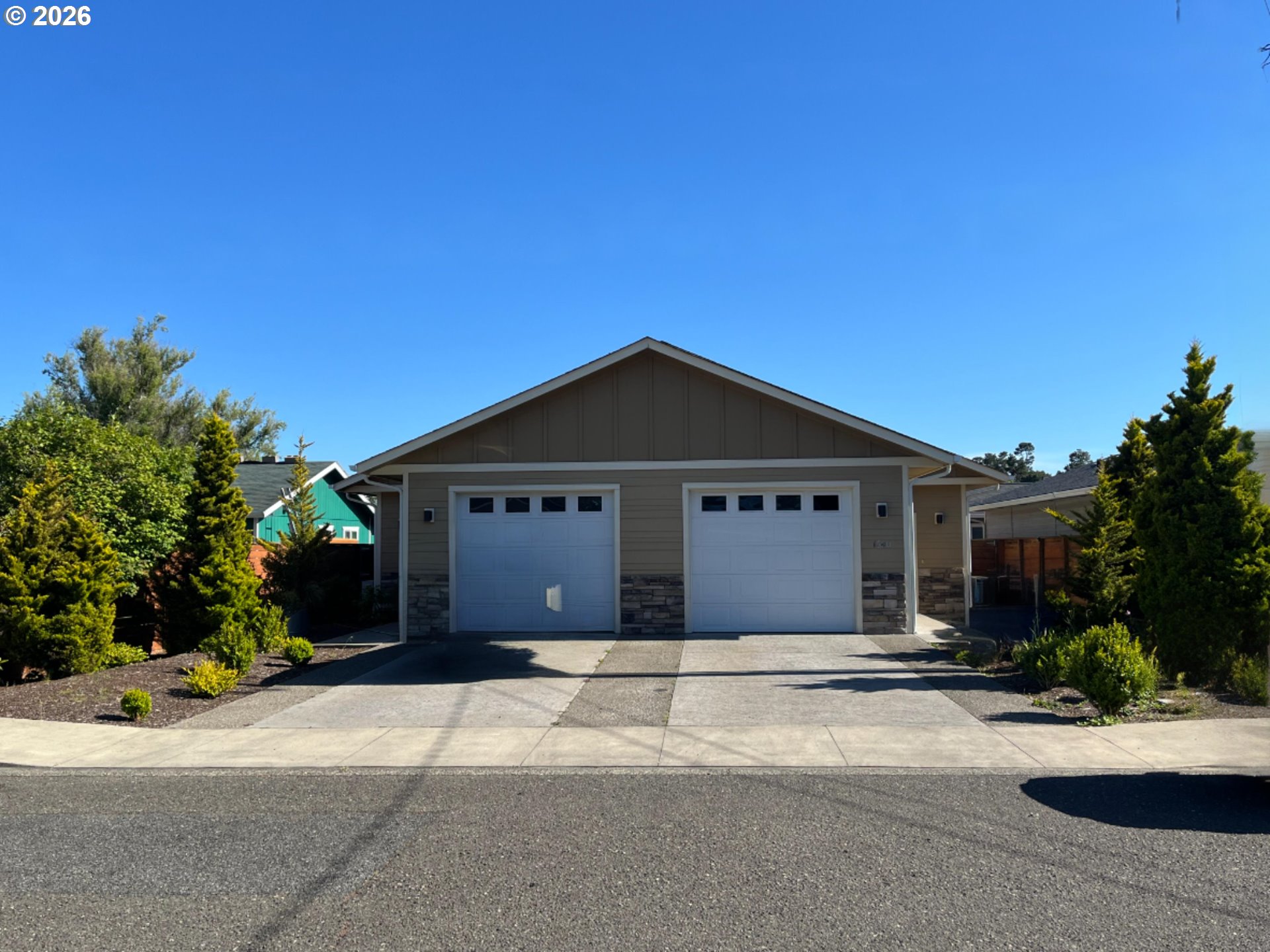 1640 19TH ST, Florence, OR 97439