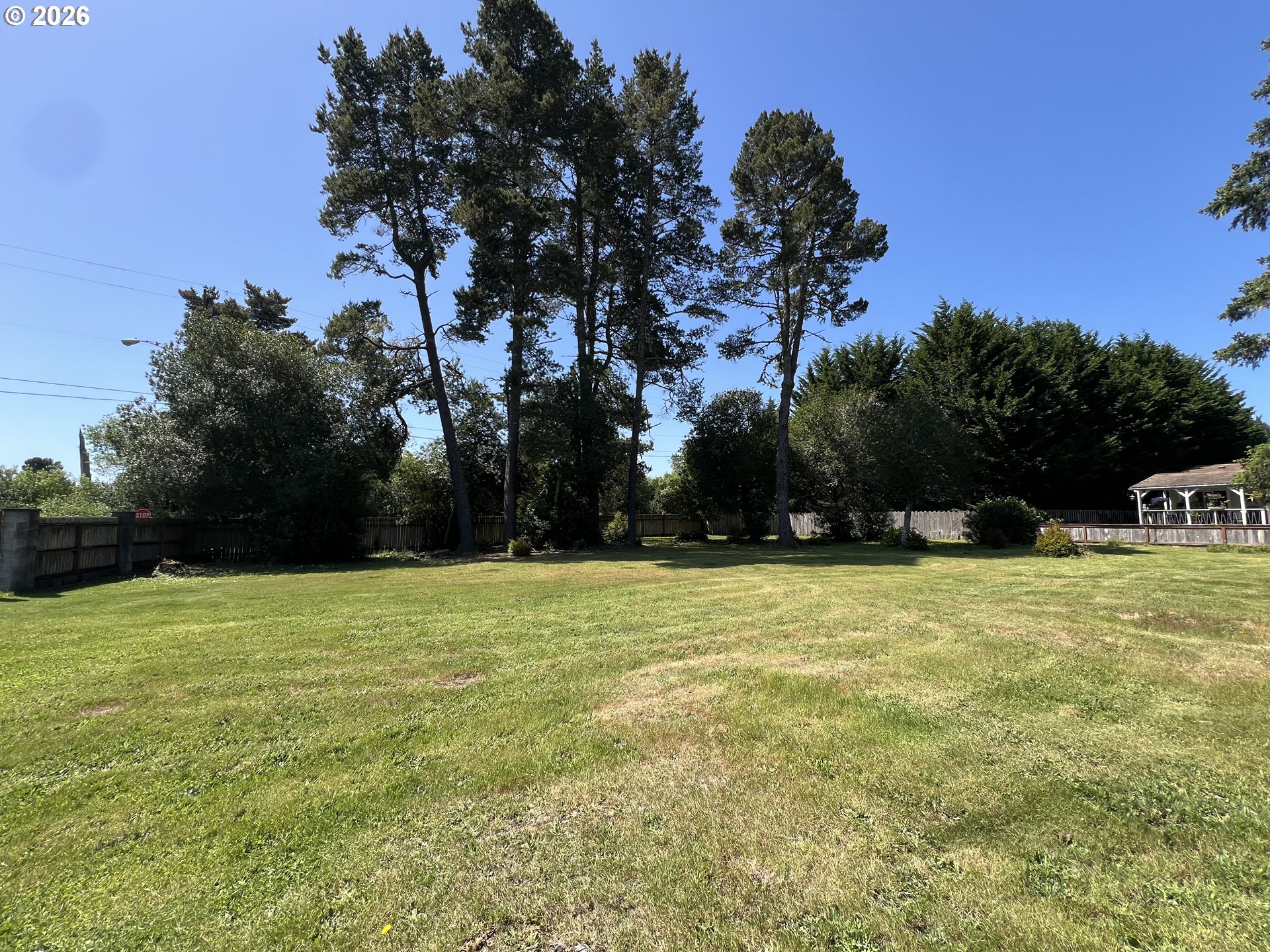 Lakeland Dr., Lakeside, OR 97449