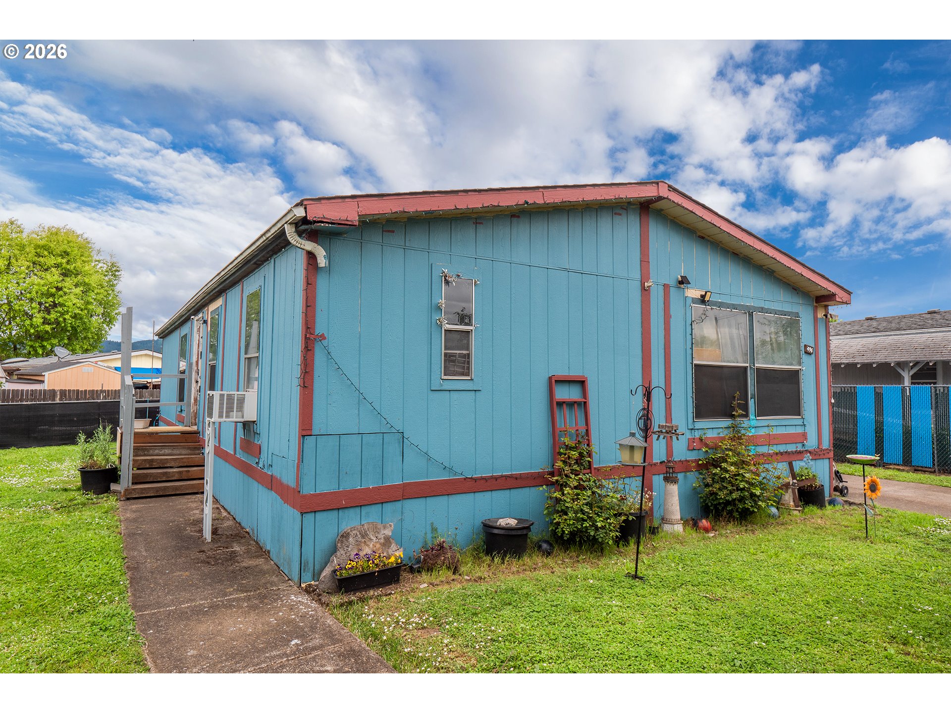 496 SCOTTS GLEN DR, Springfield, OR 97477