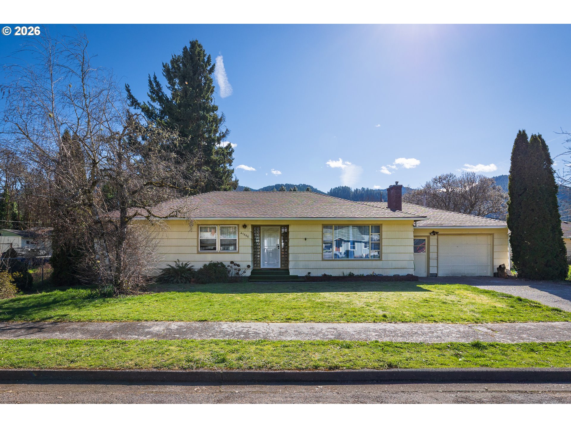 47866 1ST ST, Oakridge, OR 97463