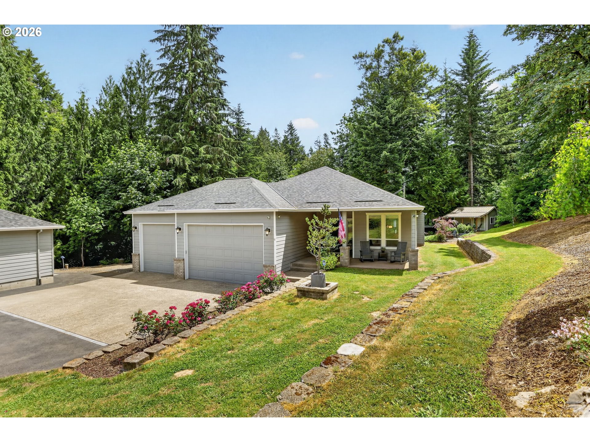 17960 MOONBEAM DR, Sandy, OR 97055